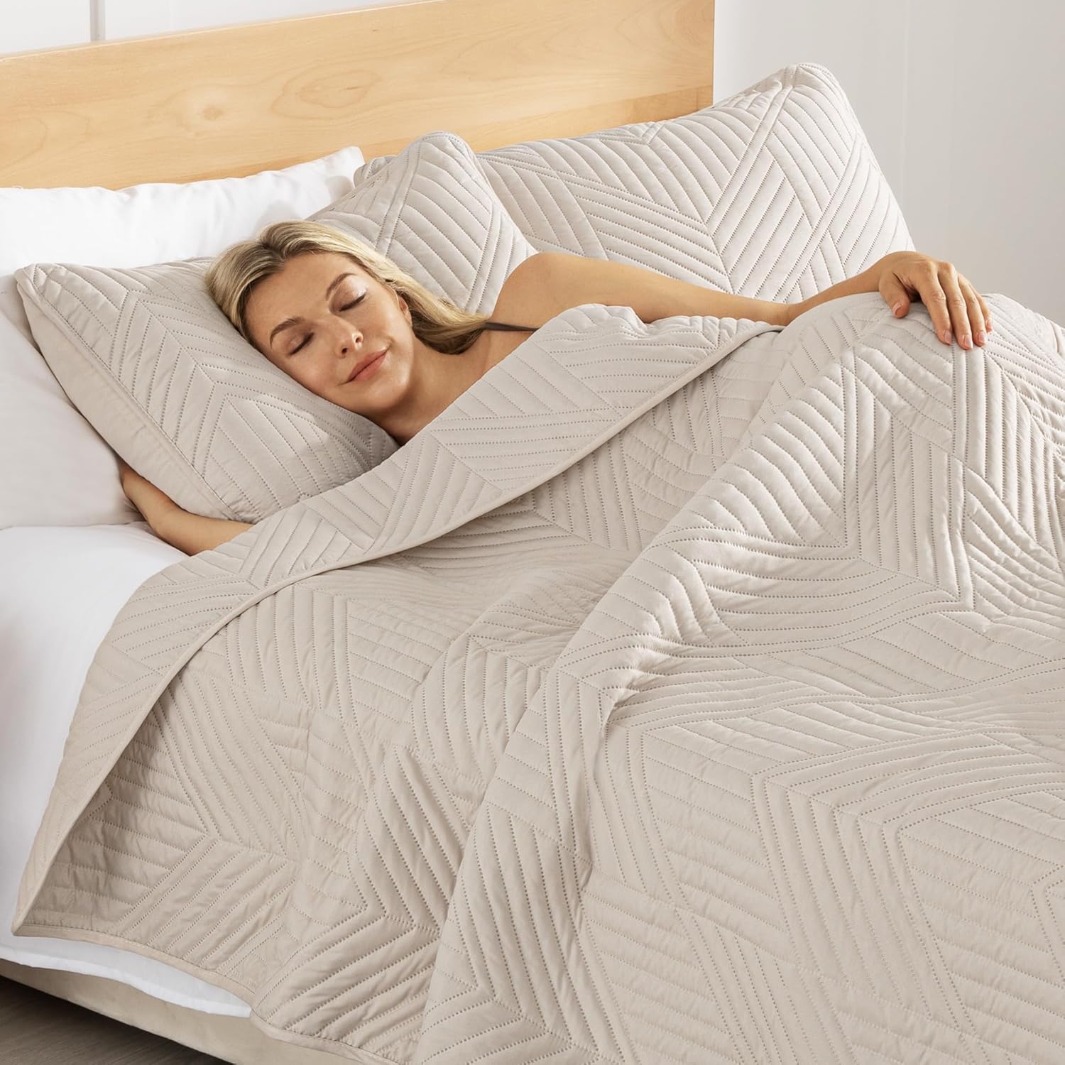Exclusivo Mezcla Ultrasonic Quilt Set Twin Size Soft Modern Geometric Bedding