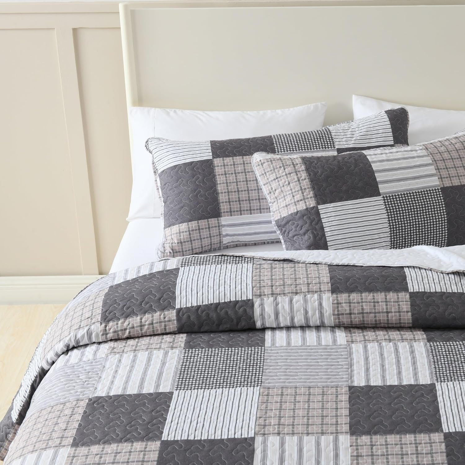 HIARUO 3PCS Queen Quilt Set with Plaid Patchwork and Pillow Covers