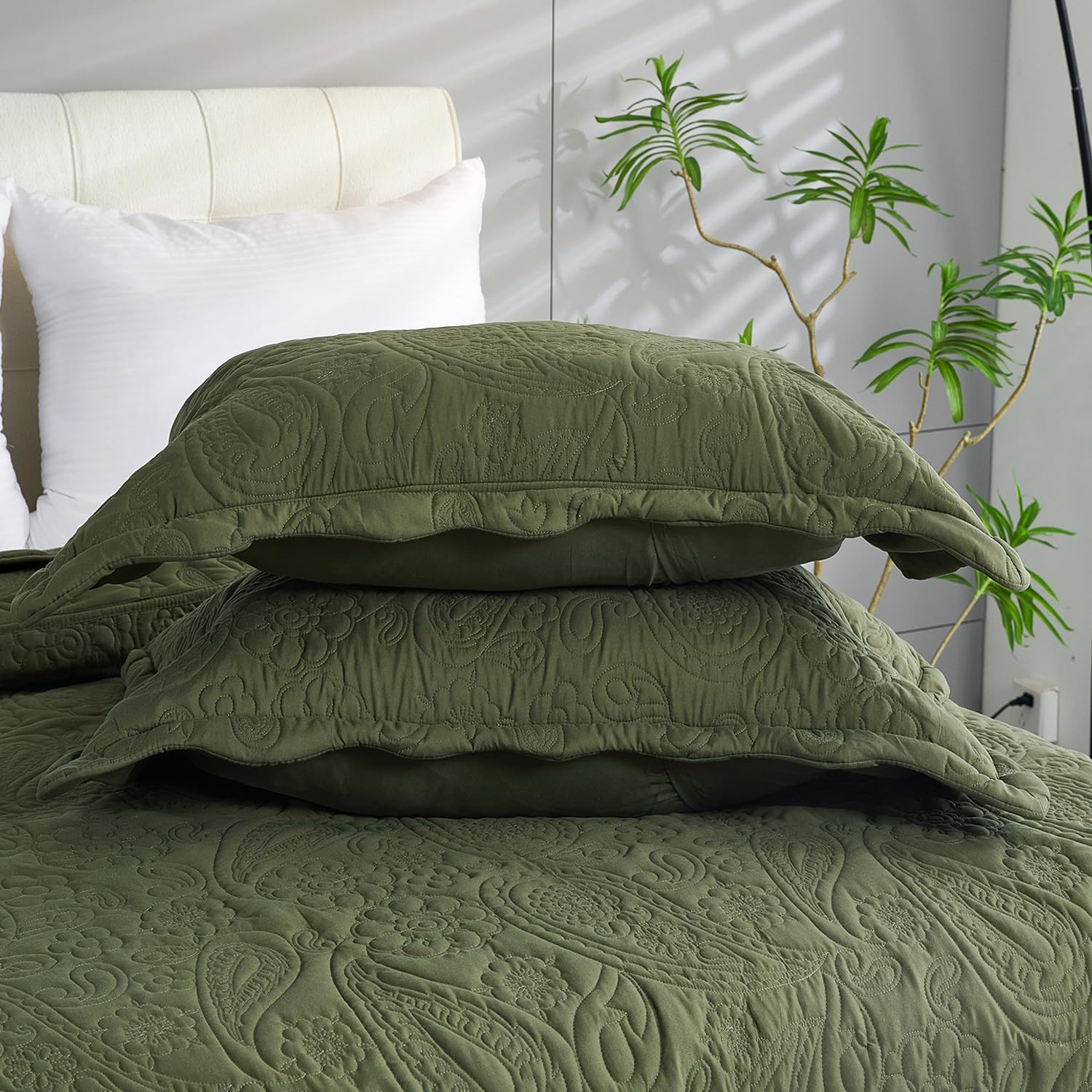 EVENHUG Olive Green Quilt Set 3 Piece