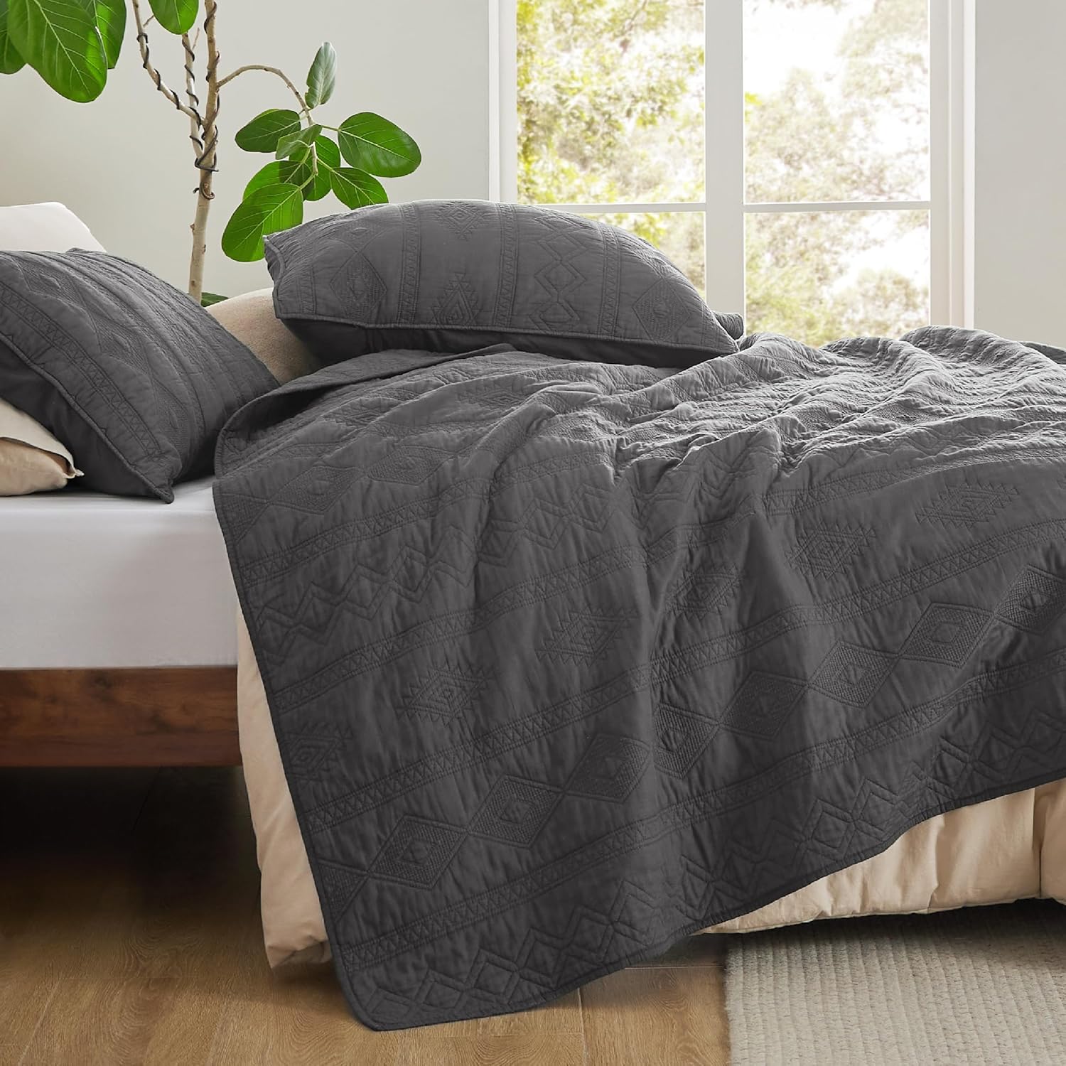 Bedsure Cotton Quilt Bedding Set - Grey 3-Piece with Pillow Shams
