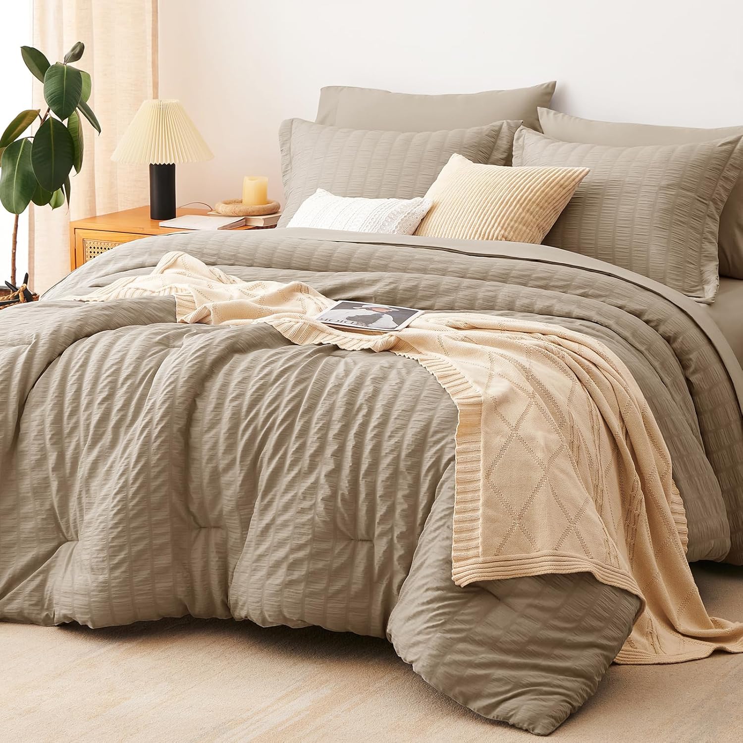 CozyLux 7-Piece Seersucker Bed in a Bag Set