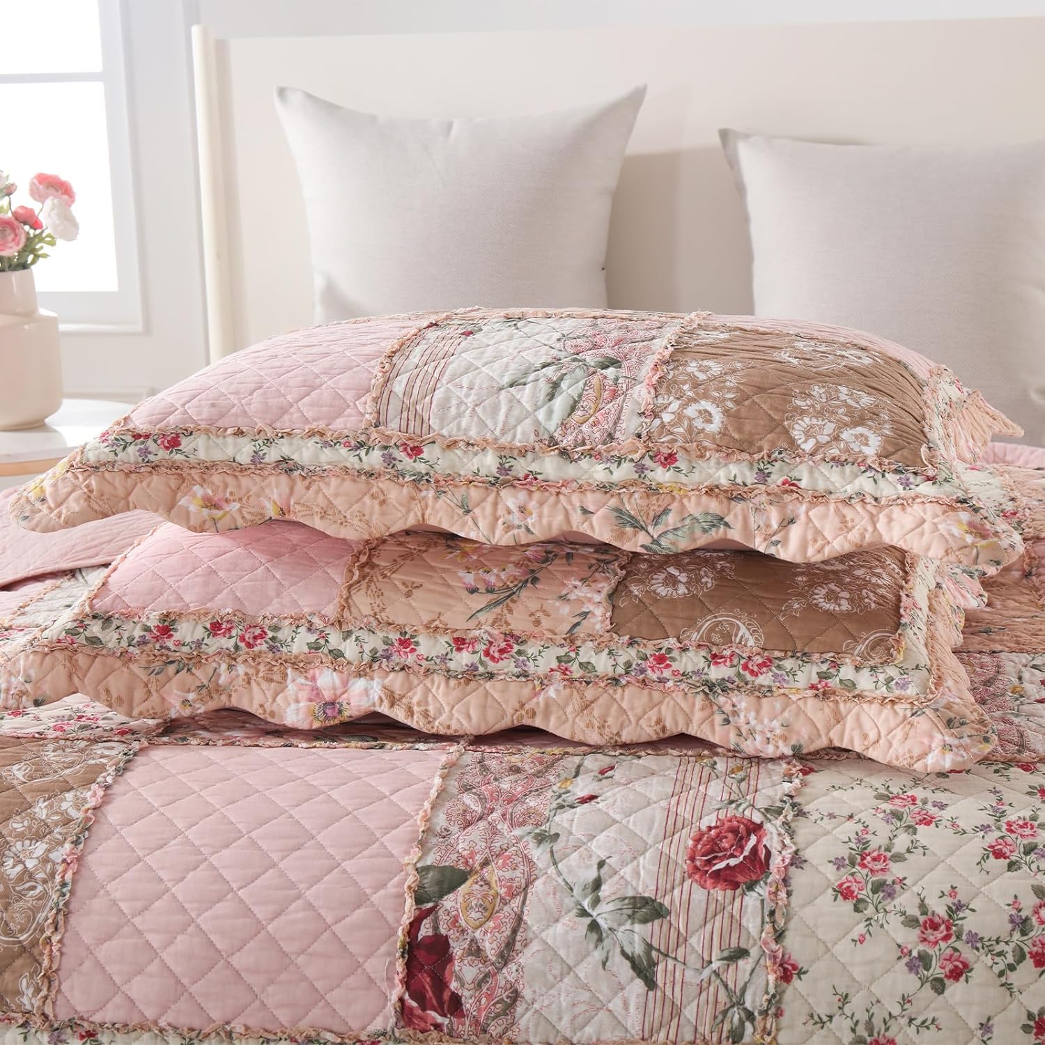 Yvooxny Queen Size Patchwork Floral Quilt Set
