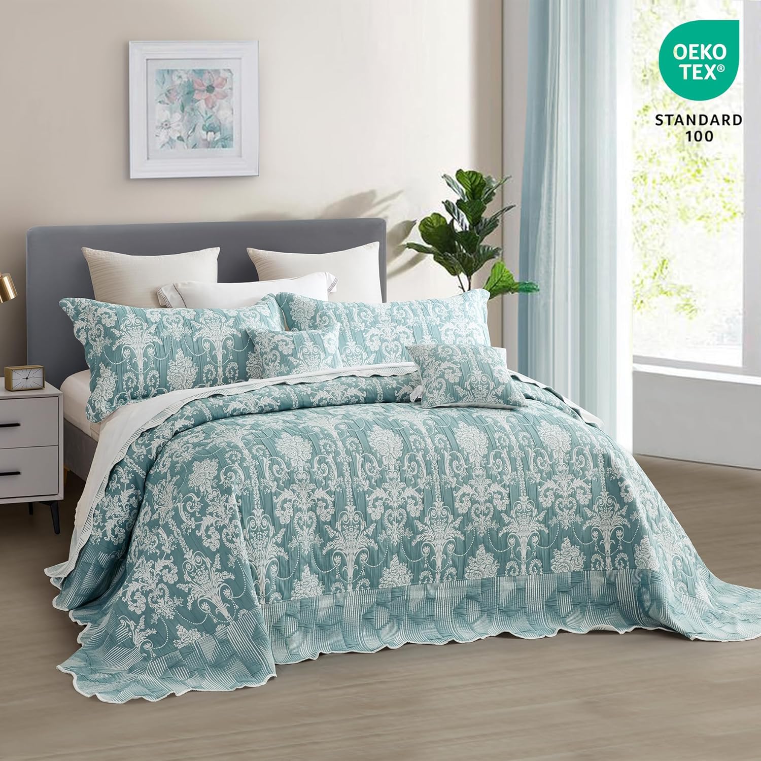 Blythease Oversized King Bedspread 128x120 Green Jacquard 1