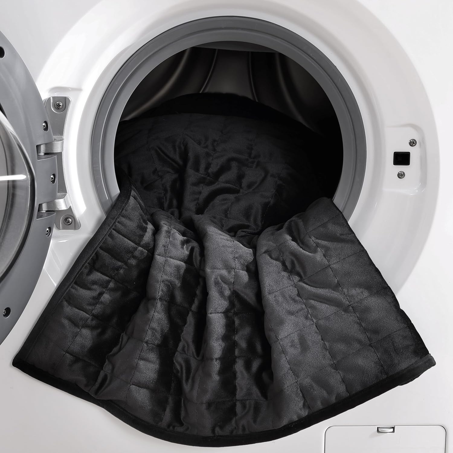 Vera Wang King Quilt Set with Shams - Diamond Black