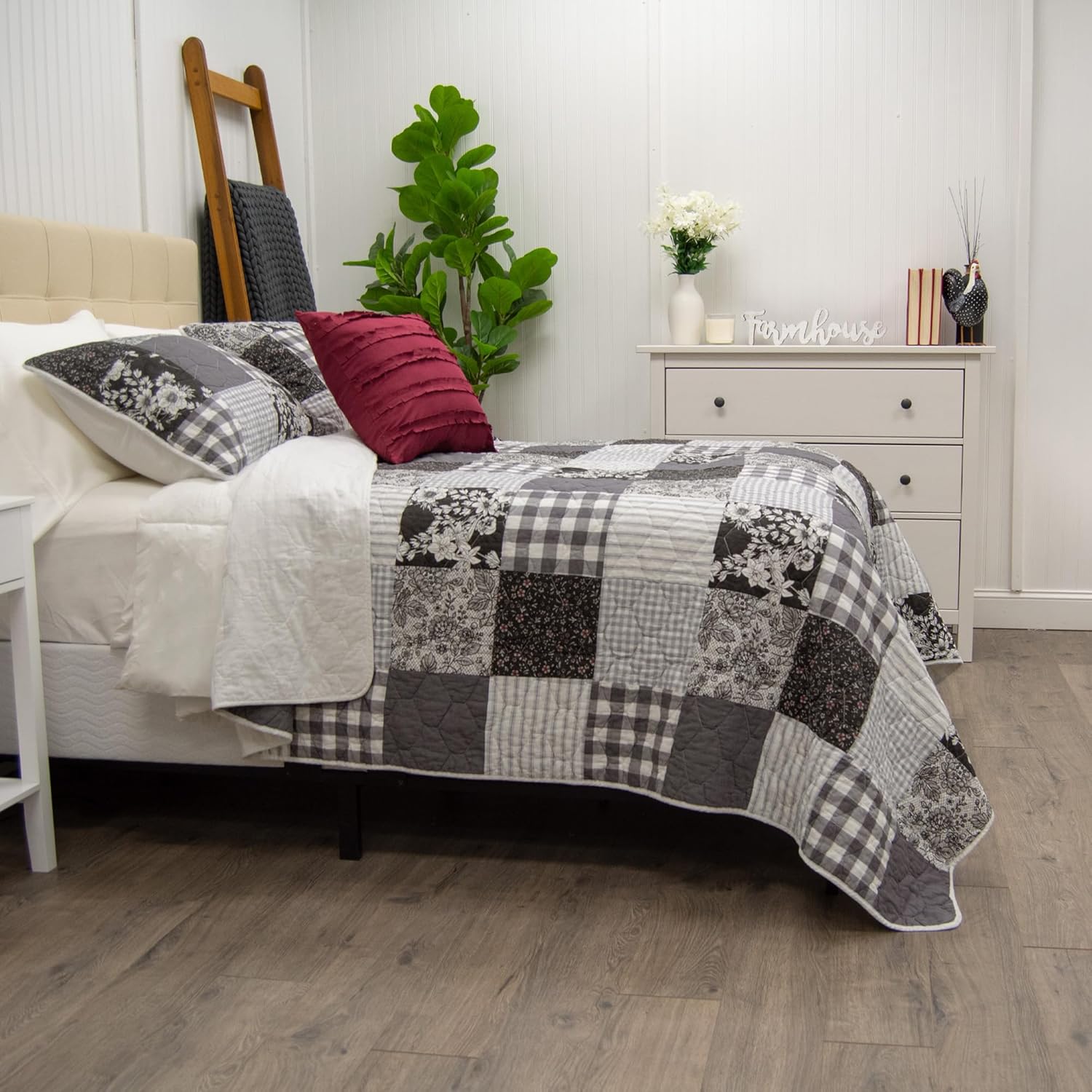 Donna Sharp Indiana Farmhouse Quilt Set - Queen Size 3-Piece