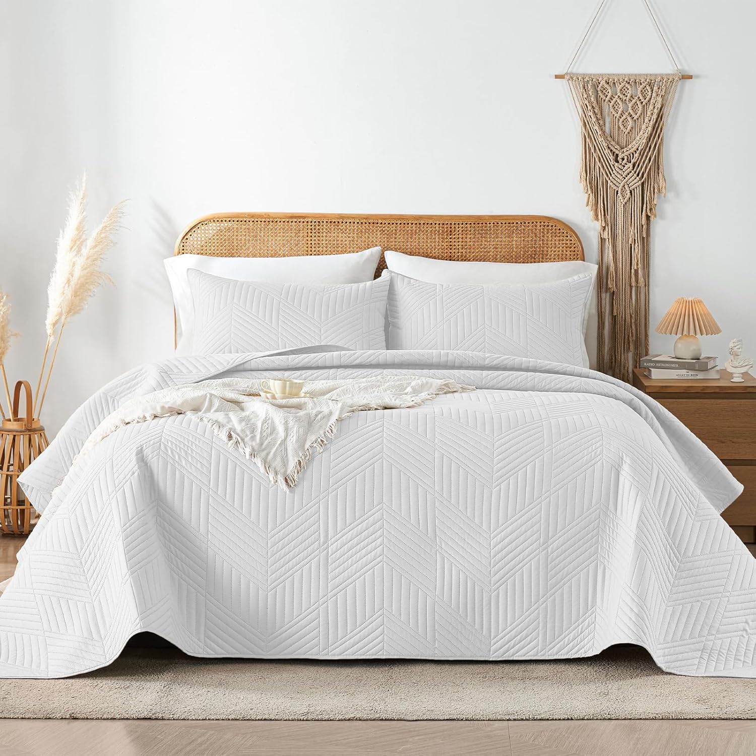 Davulos Queen Quilt Set - Reversible Microfiber Bedspread with Embossed Patterns