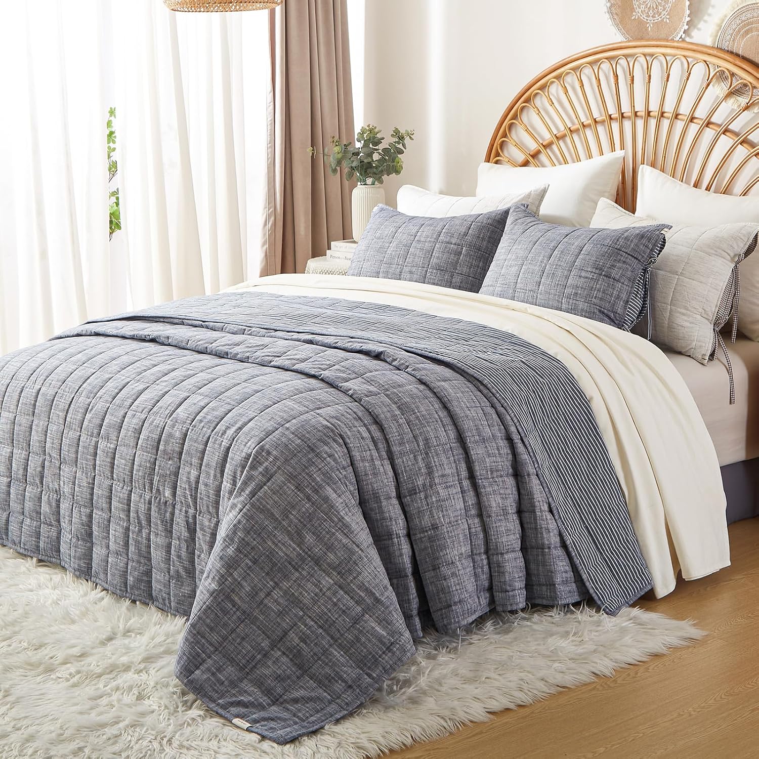 Softpage Cotton Quilt Bedding Set with Coverlet Pillow Shams