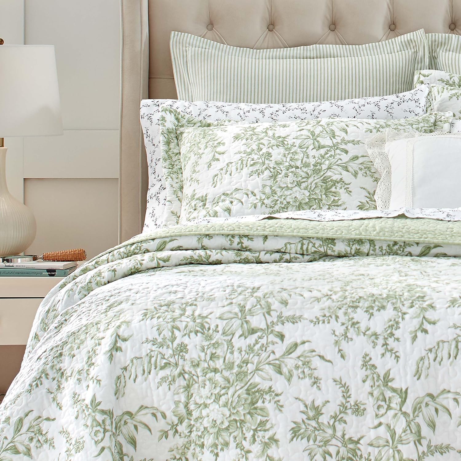 Laura Ashley Twin Quilt Set Reversible Cotton Bedding with Matching Sham