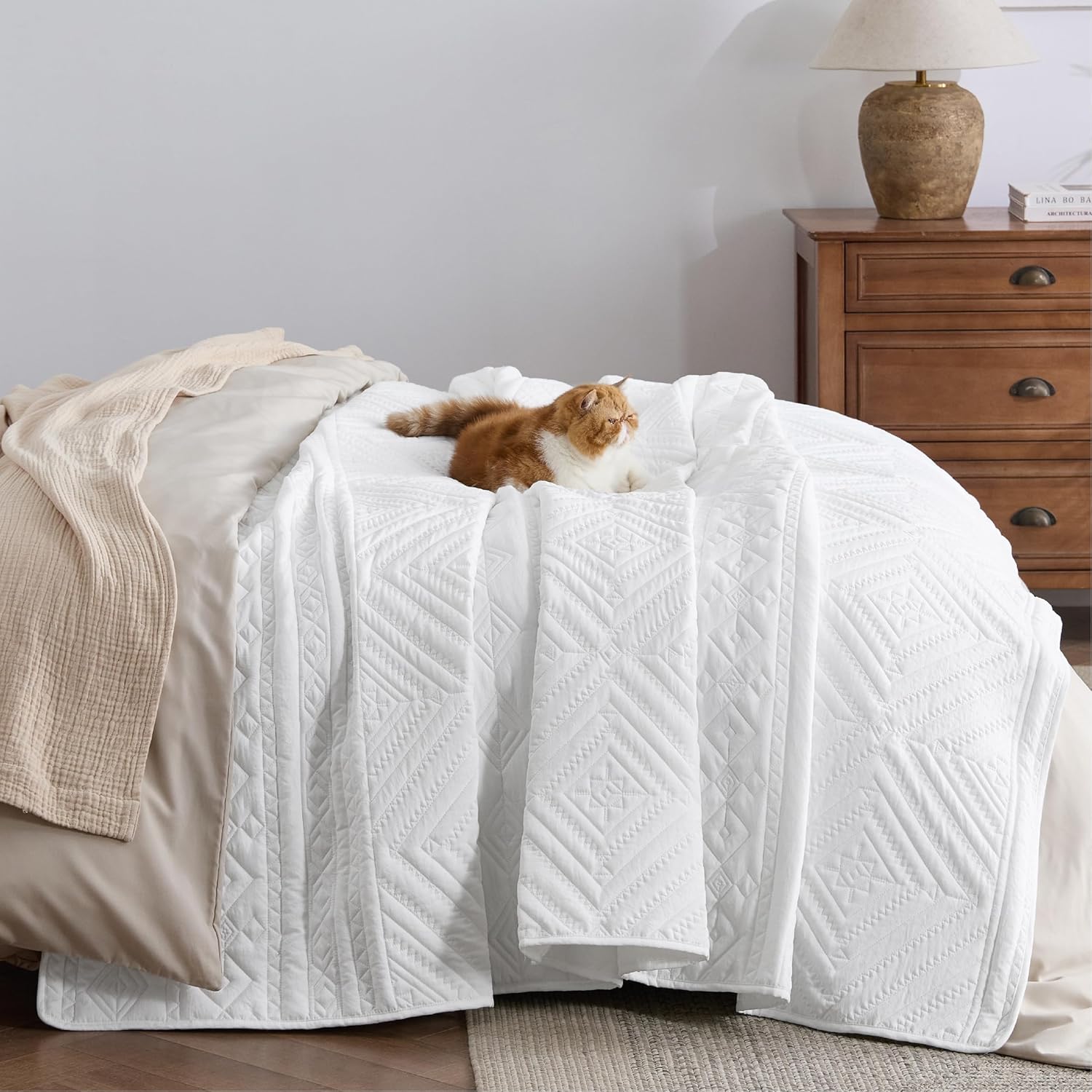 Bedsure Boho Quilt King Size - Geometric Pattern Soft Breathable 106x96 Inches