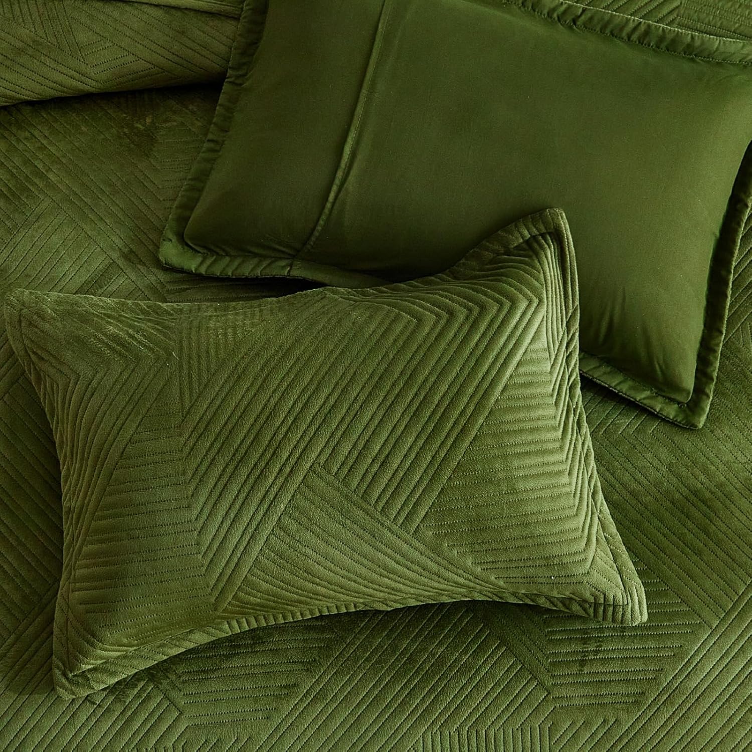 WARMDERN Velvet Quilt Set King Size Green Geometric Striped Pattern