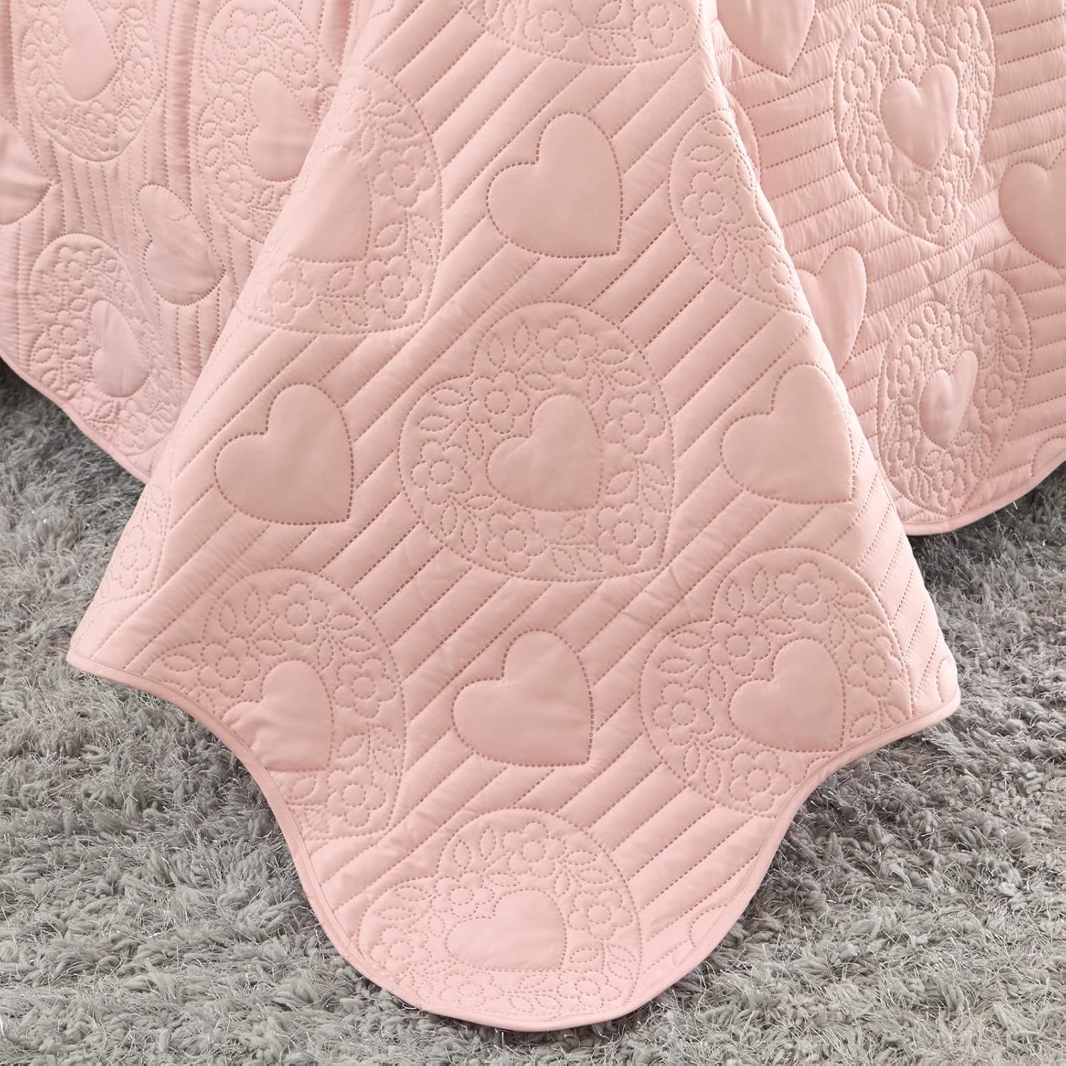 Auemtyn Light Pink Heart Pattern Quilt Set 2 Pieces 1