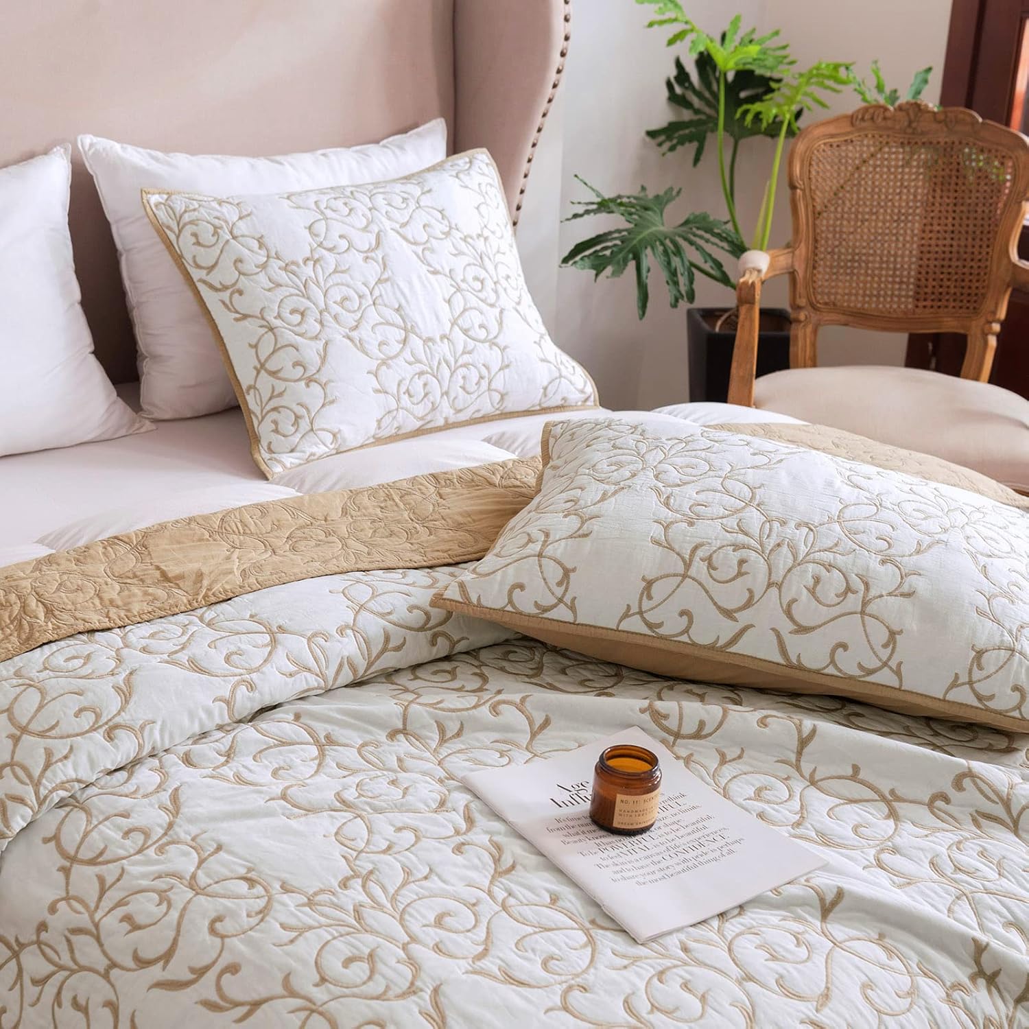 mixinni Reversible King Size Quilt Set with Soft Pillow Shams