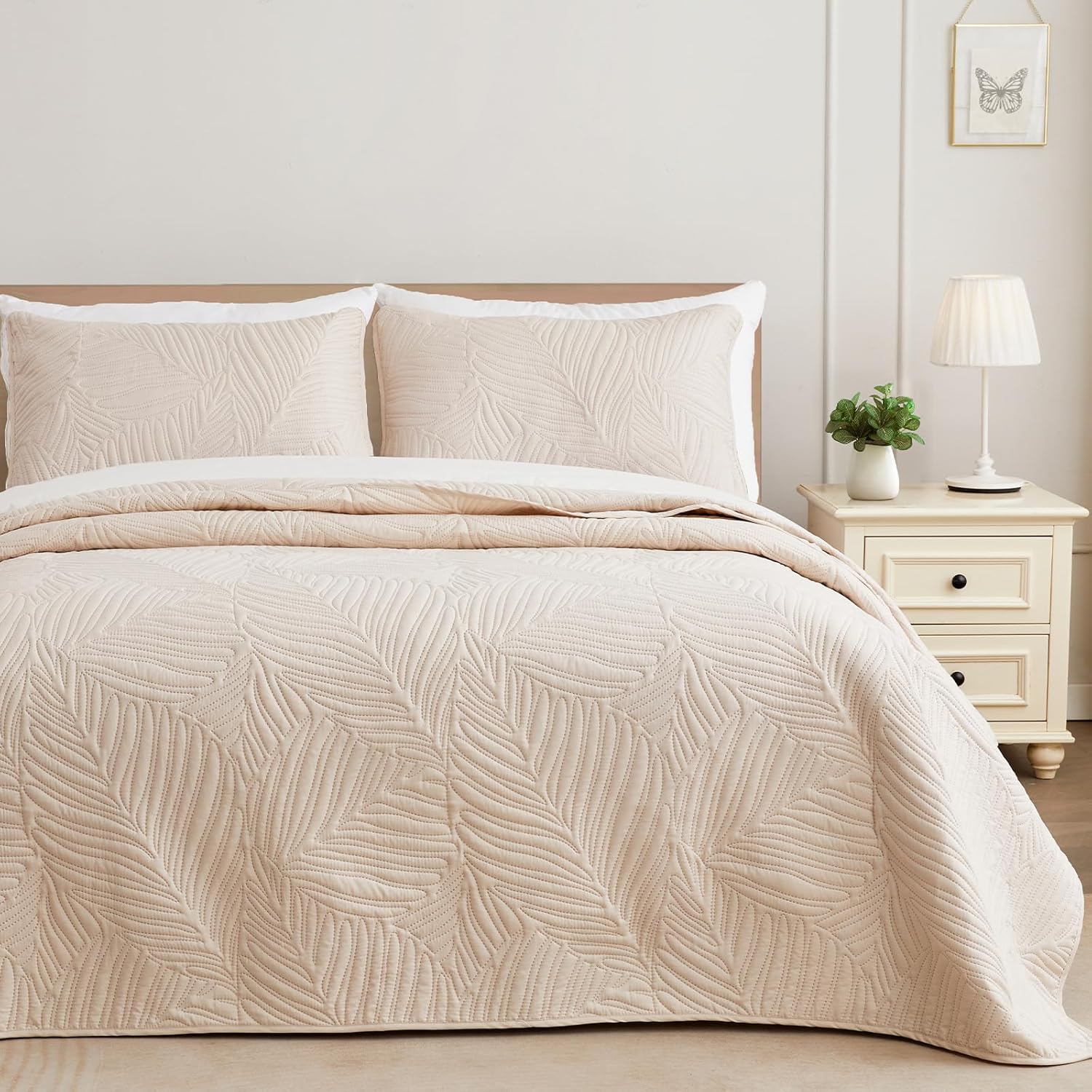 Exclusivo Mezcla Queen Quilt Set with Leaf Pattern