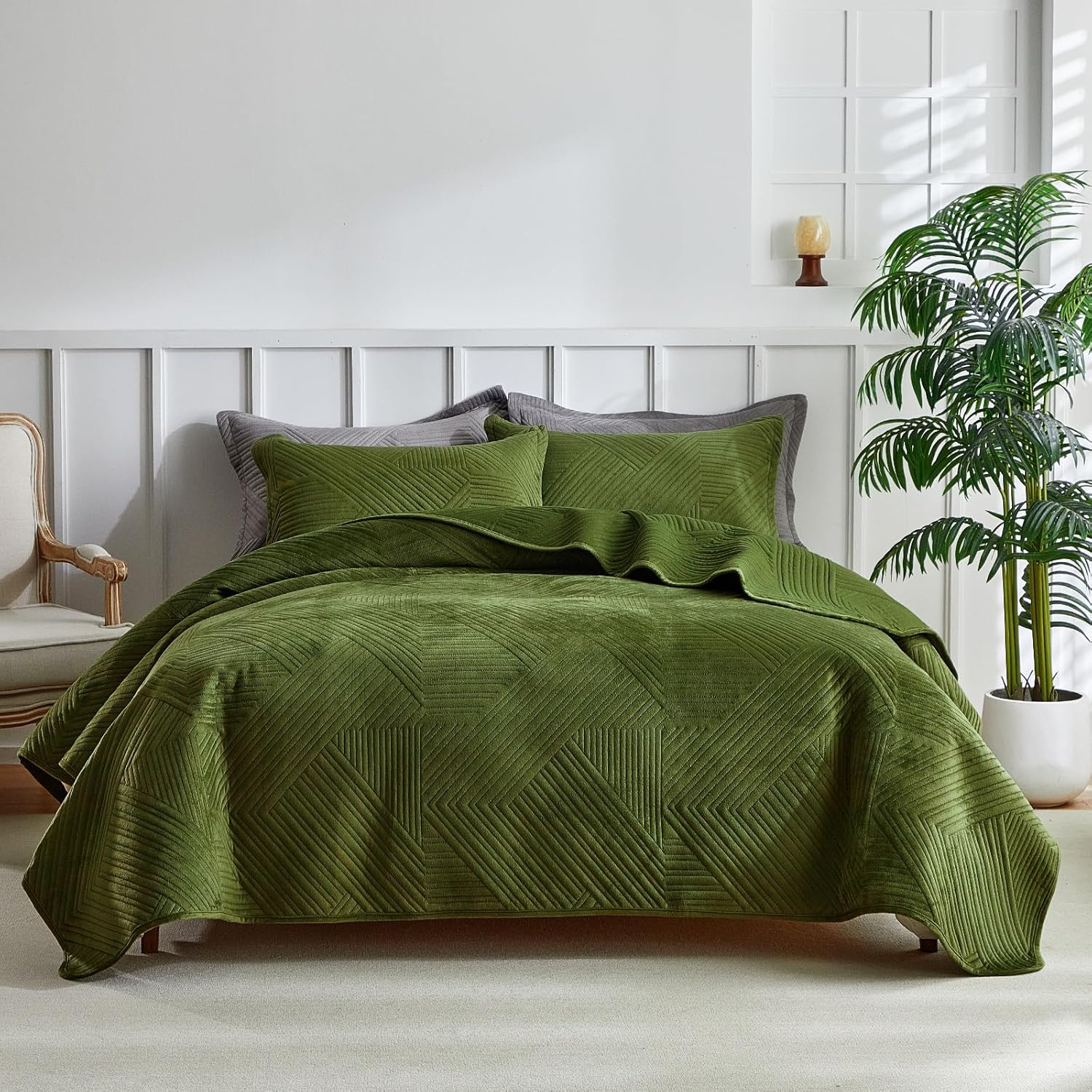 WARMDERN Velvet Quilt Set King Size Green Geometric Striped Pattern