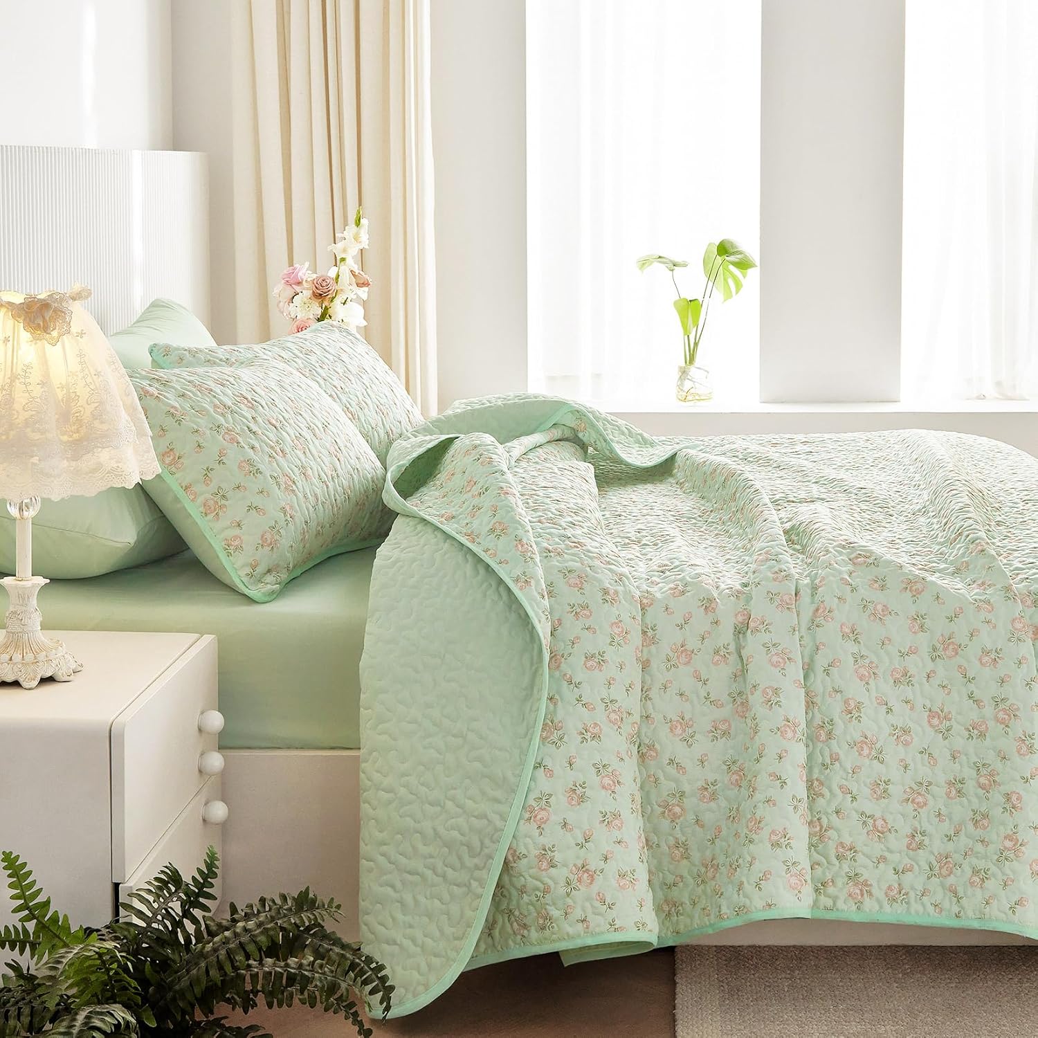 Wake In Cloud Floral Quilt Set 3-Piece QueenFull