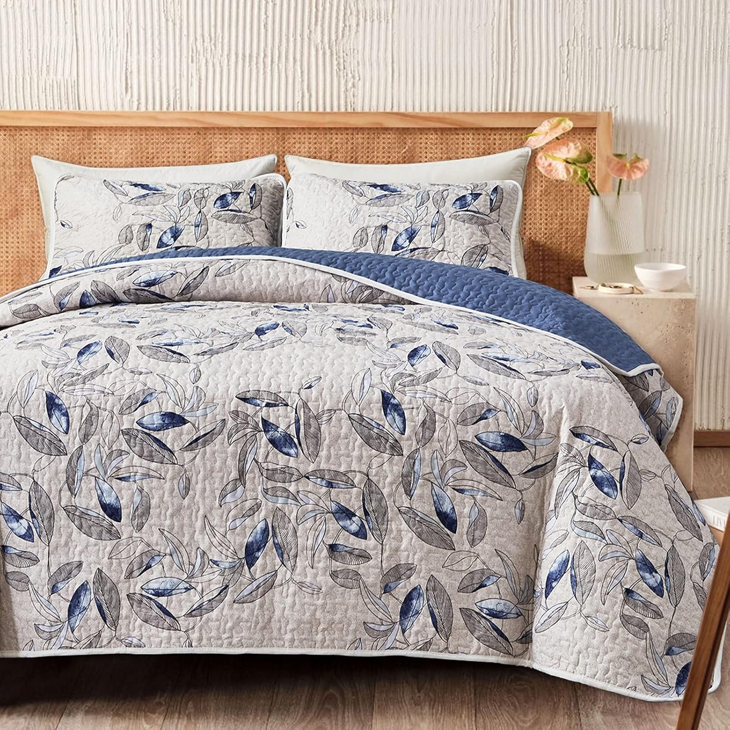 Joyreap 2-Piece Microfiber Quilt Set 1