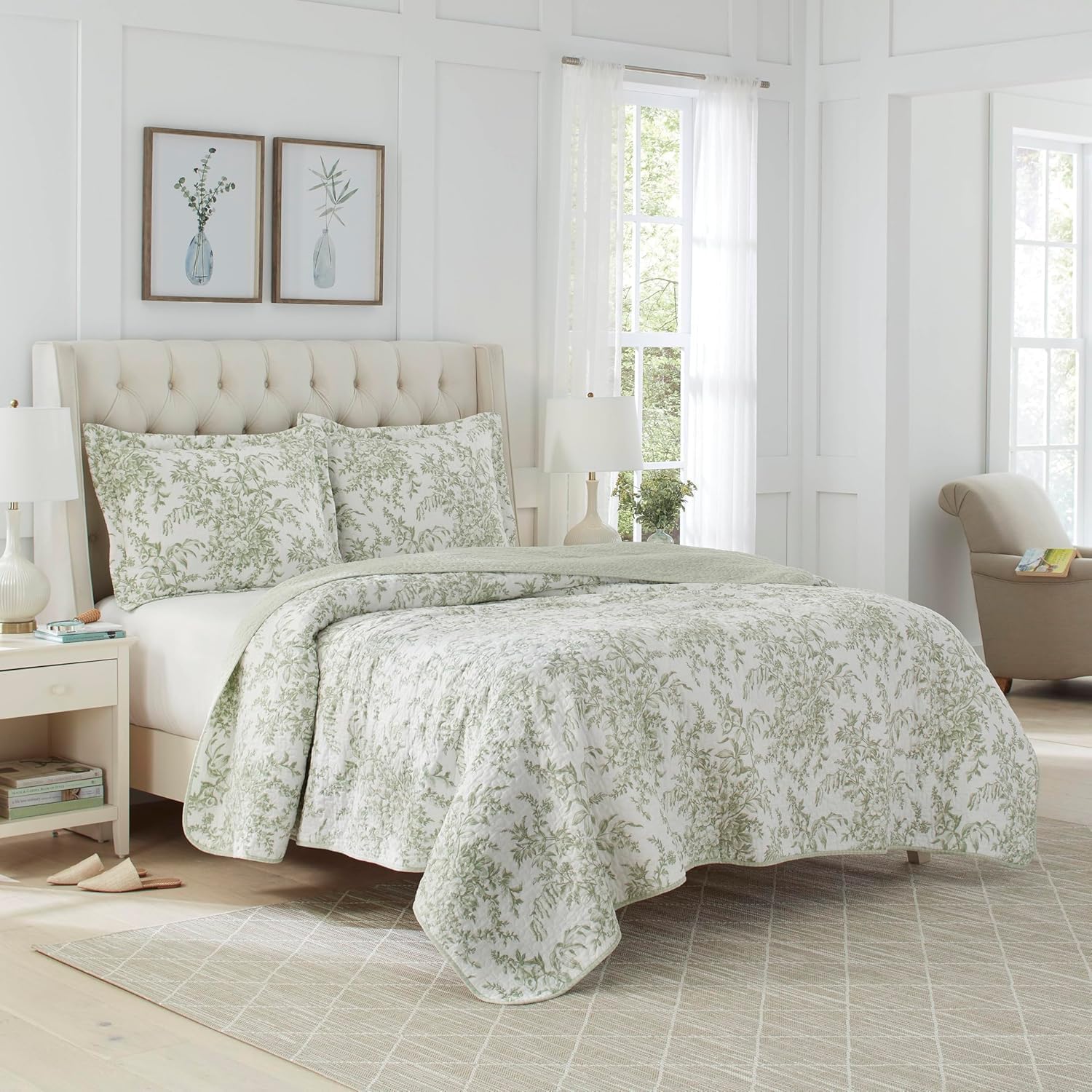 Laura Ashley Twin Quilt Set Reversible Cotton Bedding with Matching Sham