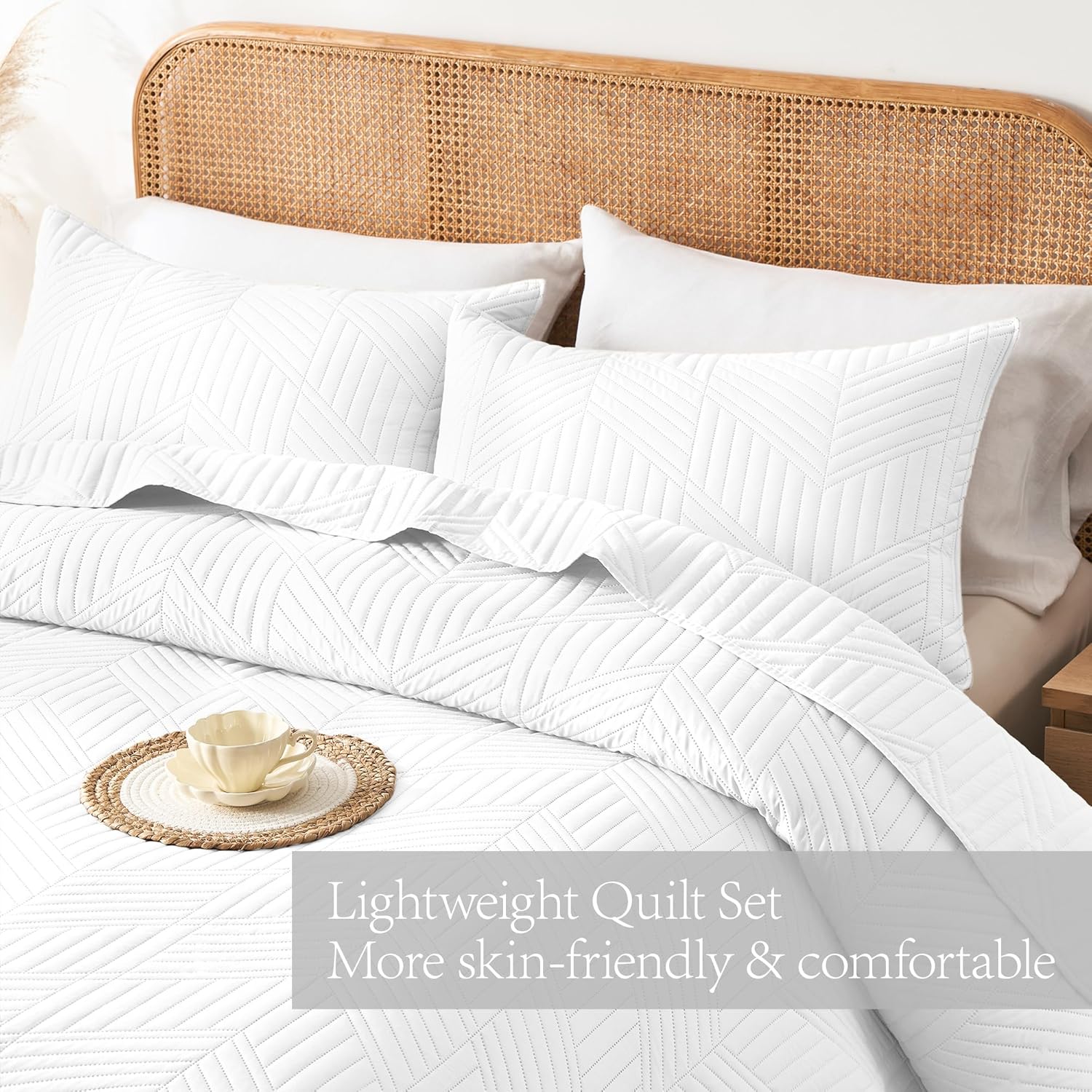 Davulos Queen Quilt Set - Reversible Microfiber Bedspread with Embossed Patterns