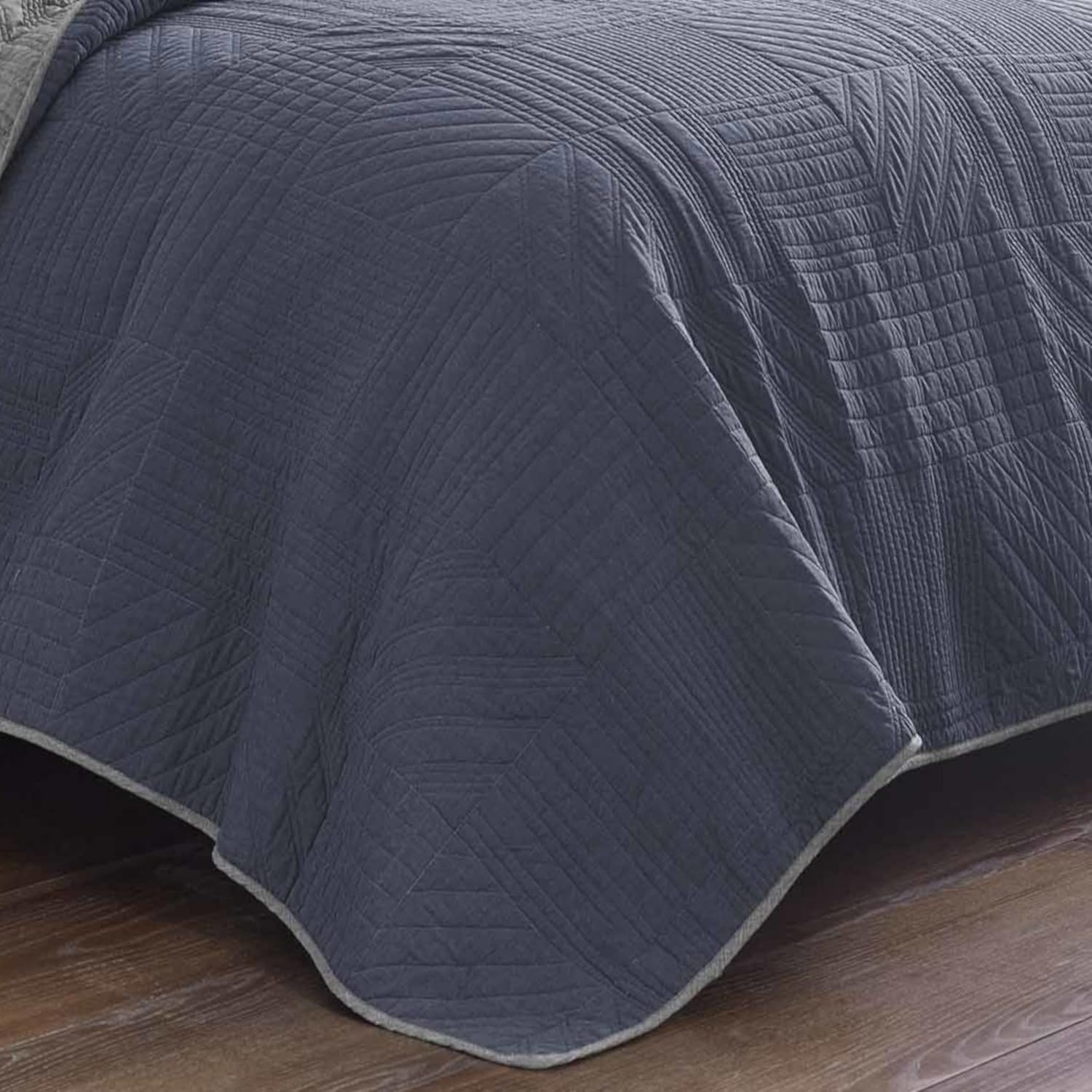Eddie Bauer Full Queen Quilt Set with Reversible Design