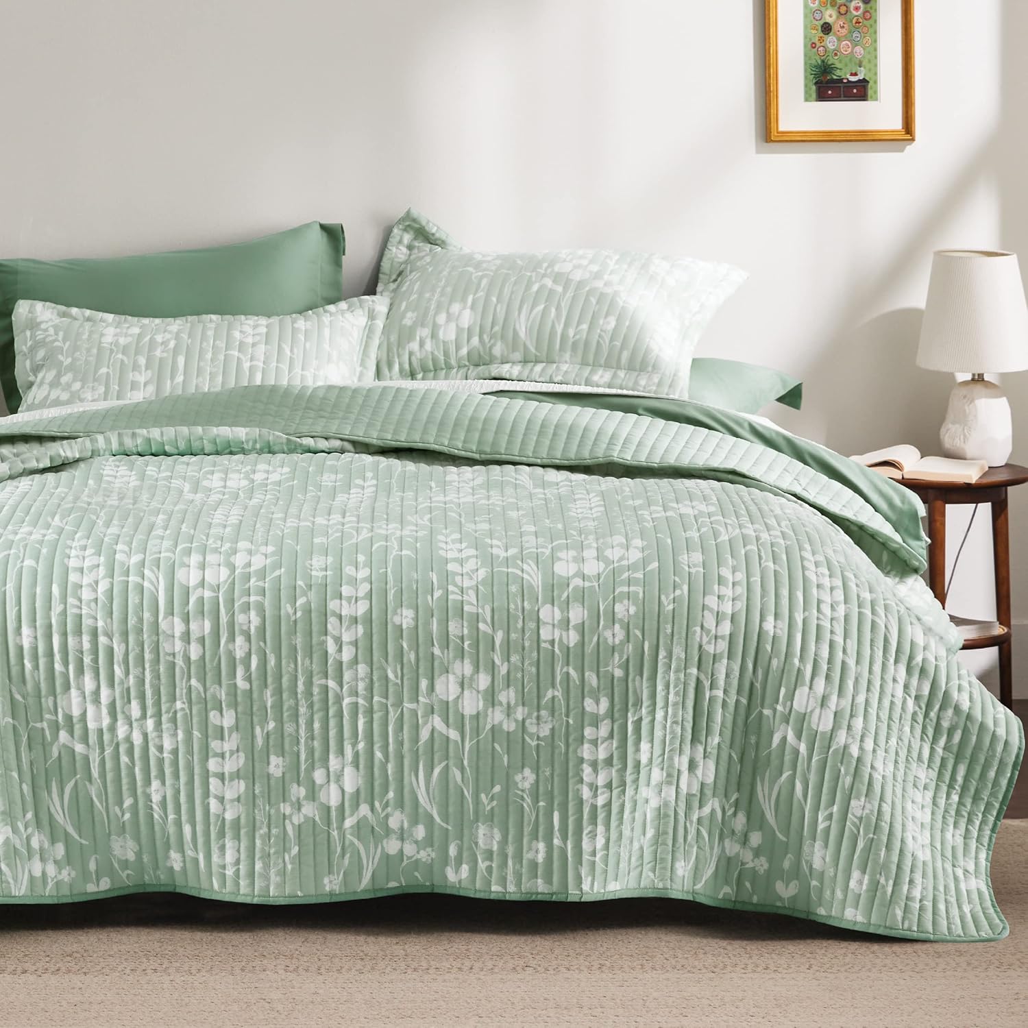 Bedsure Twin Quilt Set - Floral Microfiber Coverlet with Pillow Sham