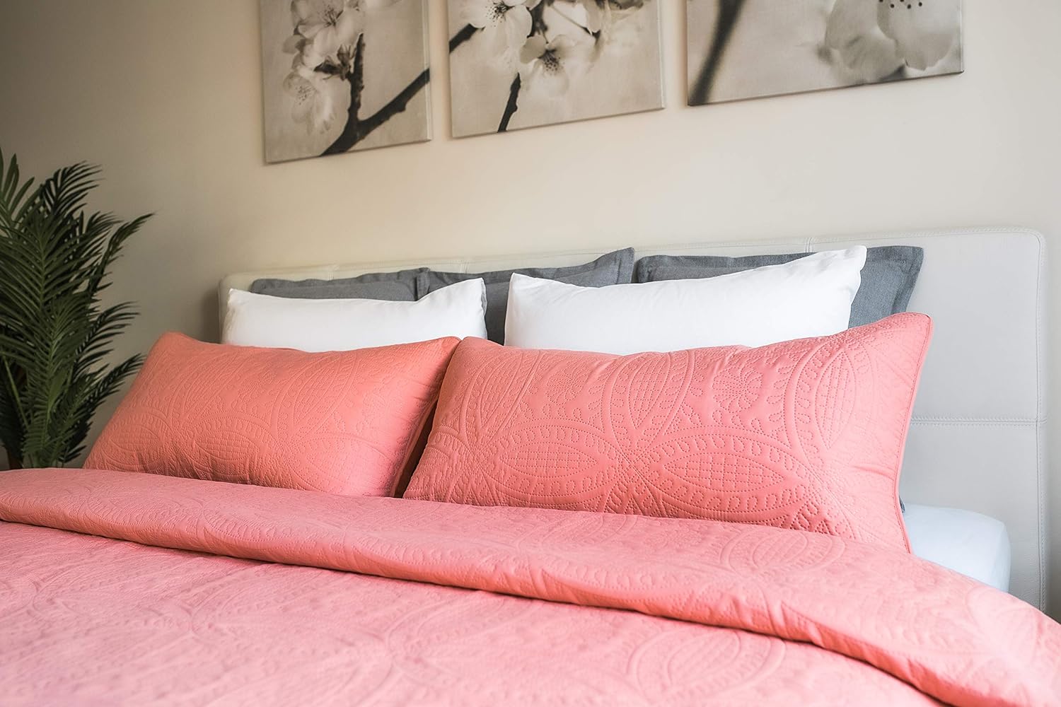 Mezzati Coral Rose Quilt Set - 2-Piece TwinTwinXL Bedspread