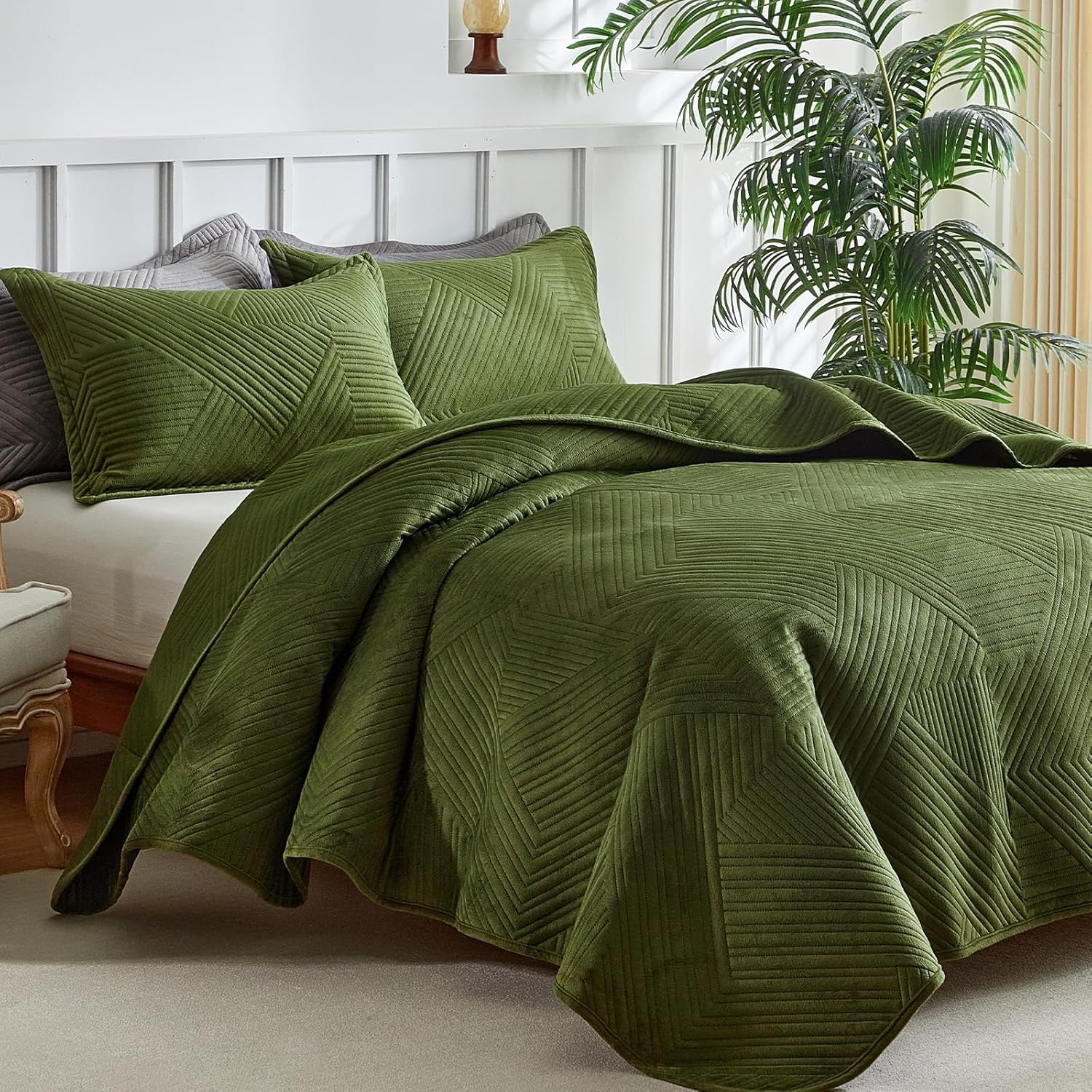 WARMDERN Velvet Quilt Set King Size Green Geometric Striped Pattern