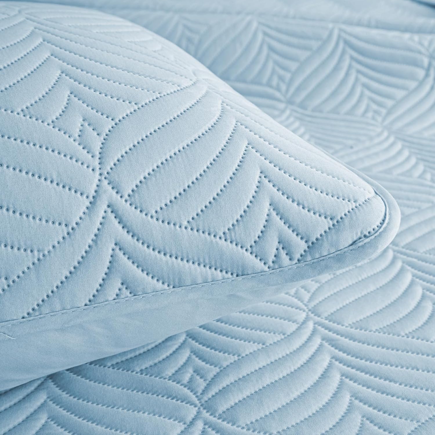 Whale Flotilla Light Blue Quilt Set Queen Size
