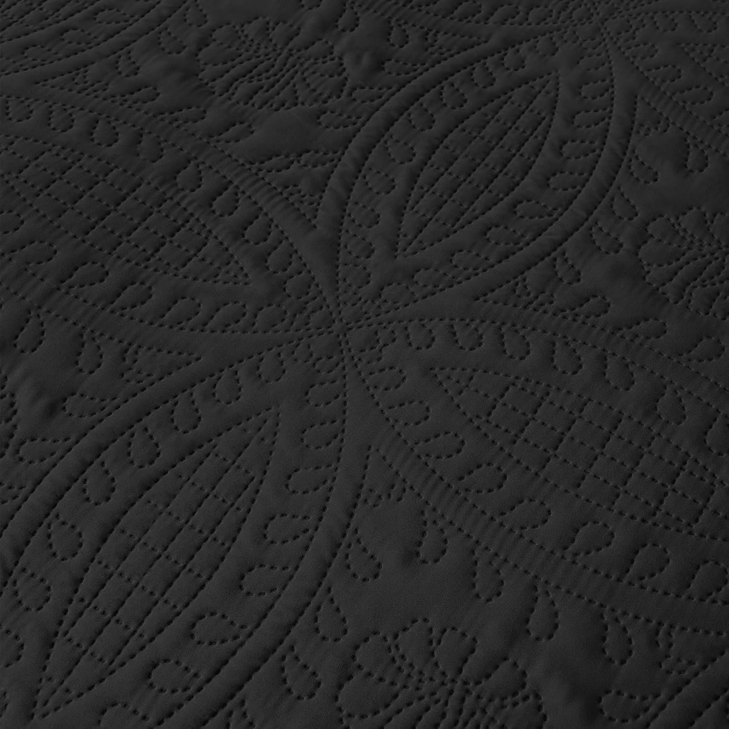Akkialla Twin Quilt Bedding Set with Coin Pattern