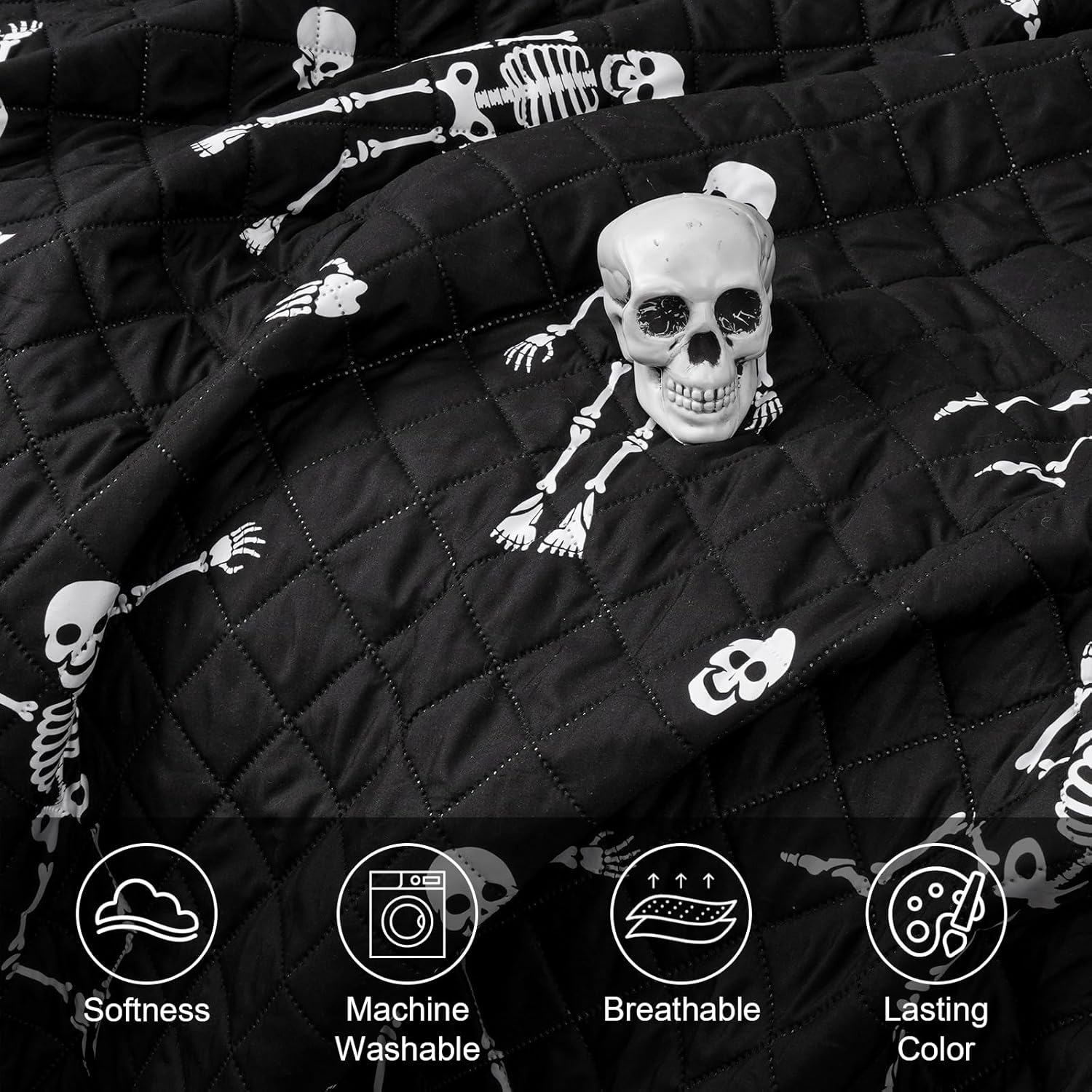 ASPMIZ Halloween Queen Quilt Set Reversible Microfiber with 2 Pillowcases