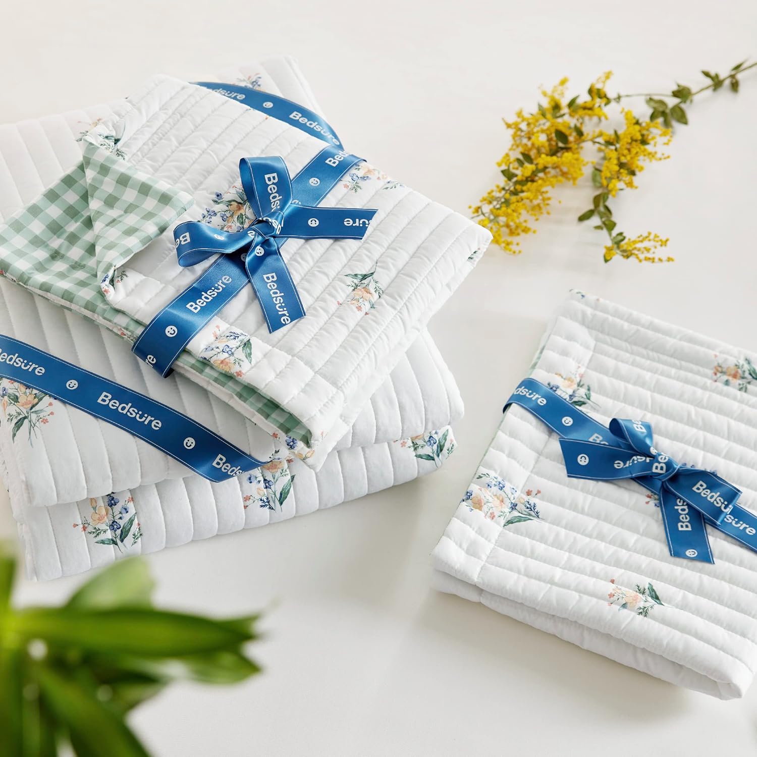 Bedsure Floral Quilt Set Queen - Reversible Botanical Quilt Bedding Set
