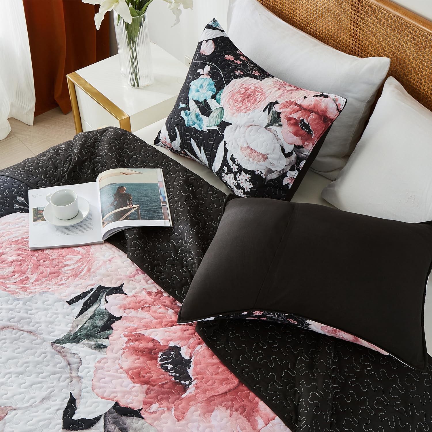 Yogeneg Pink Floral Full Queen Quilt Set