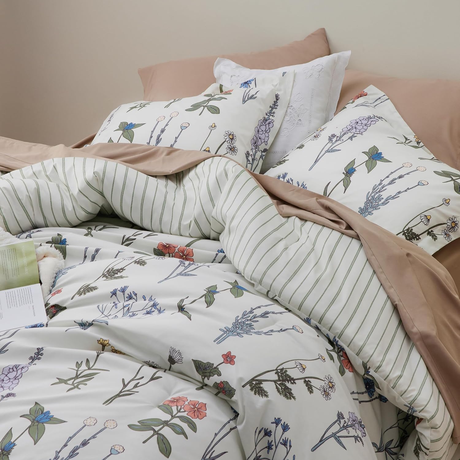 Bedsure Queen Comforter Set - Floral Botanical Design 3 Pieces