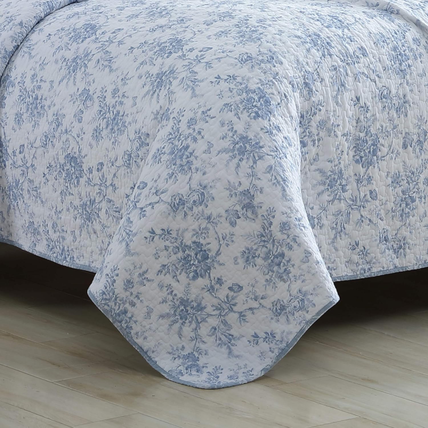 Laura Ashley Home - Reversible Twin Quilt Set with Sham