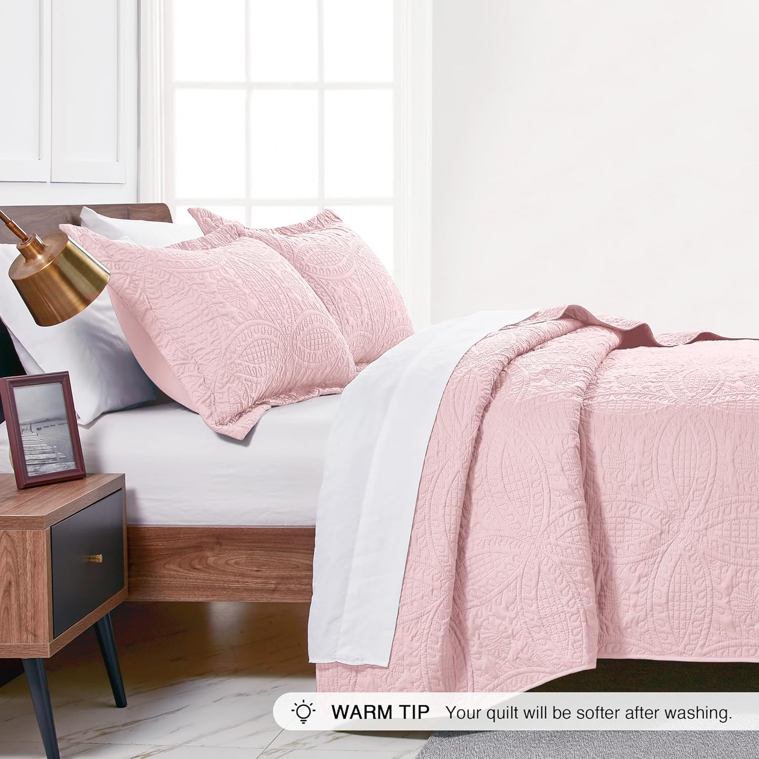 Loves Cabin Quilt Set - Queen Size Pink Bedspread