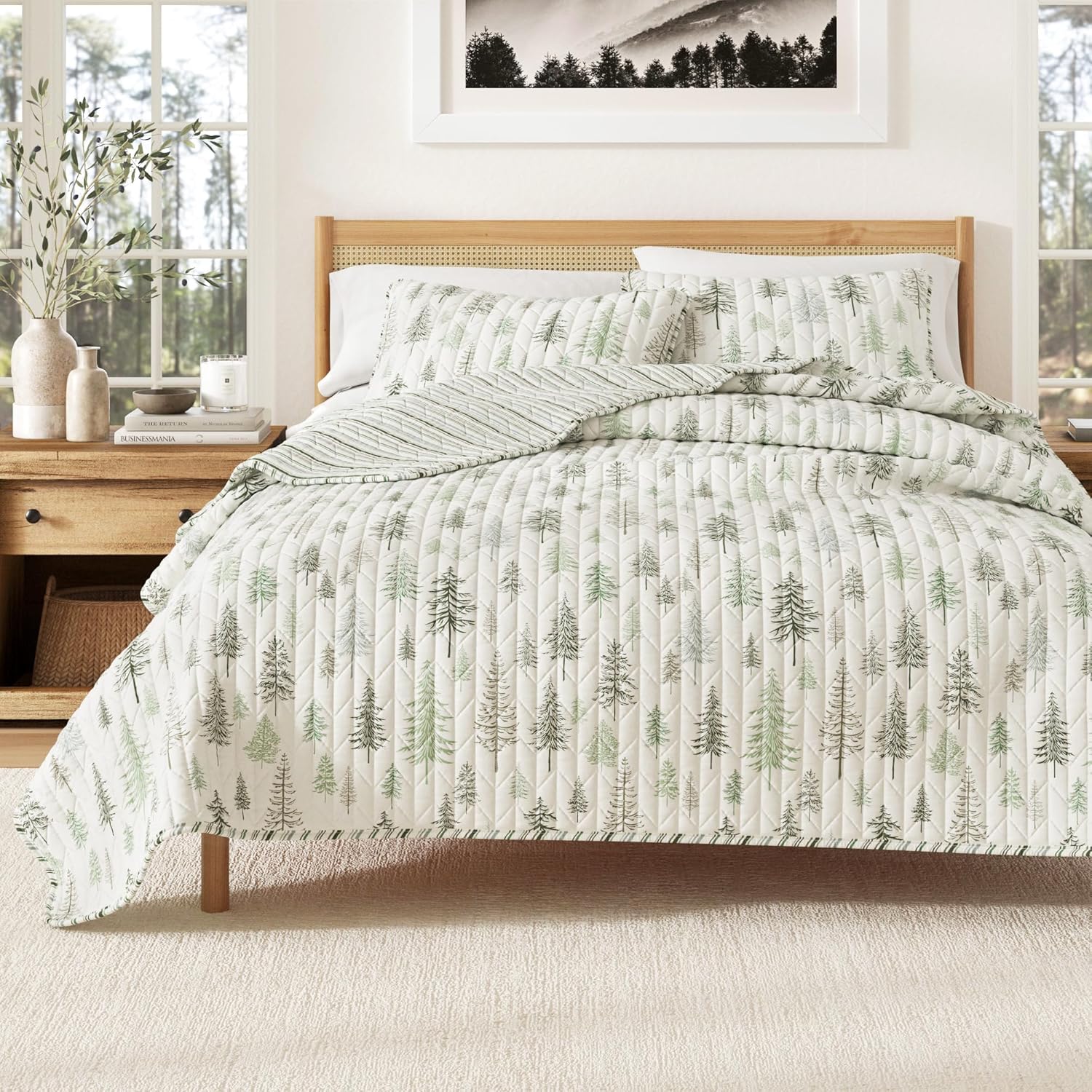 Great Bay Home 3-Piece Reversible Forest Cabin Bedspread King Quilt Set