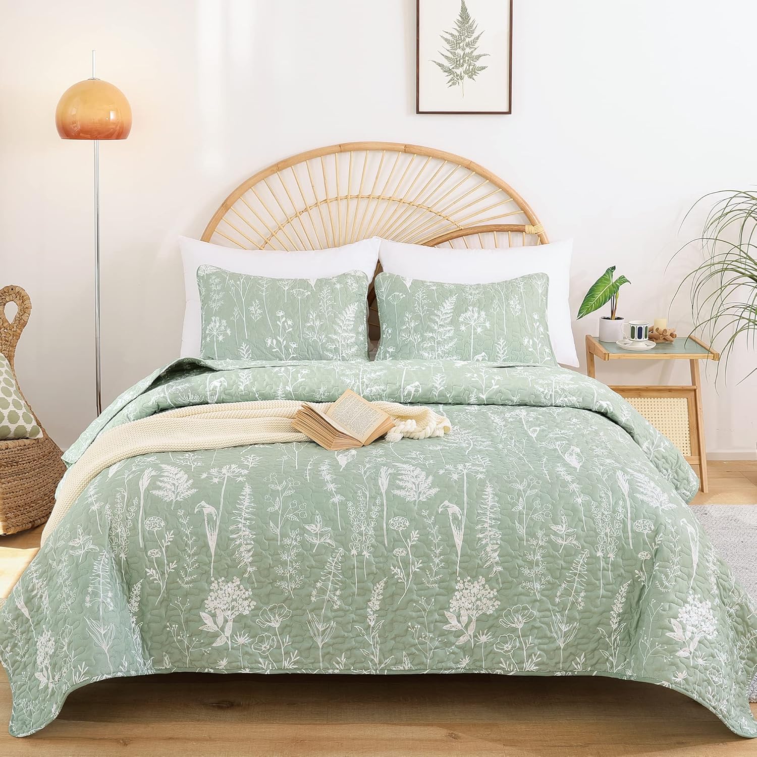 JANZAA King Size Sage Green Quilt Set - Boho Floral Pattern