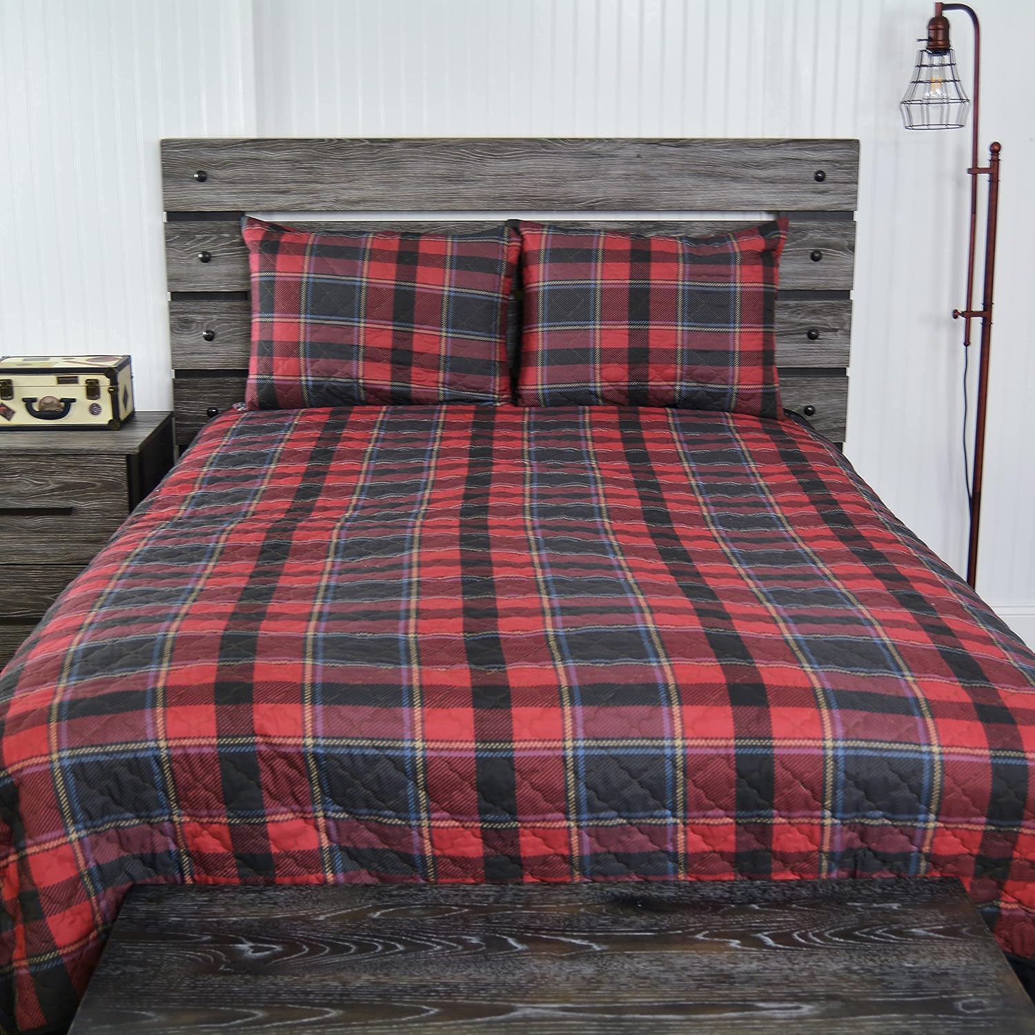 Donna Sharp Queen Quilt Set - 3 Piece - Canoe Trip Lodge Design