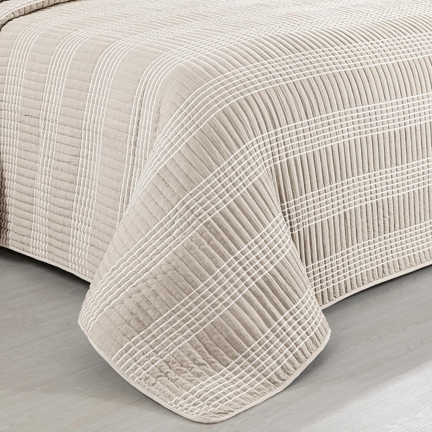 HOMBYS 128x120 Seersucker Patchwork Quilt Set