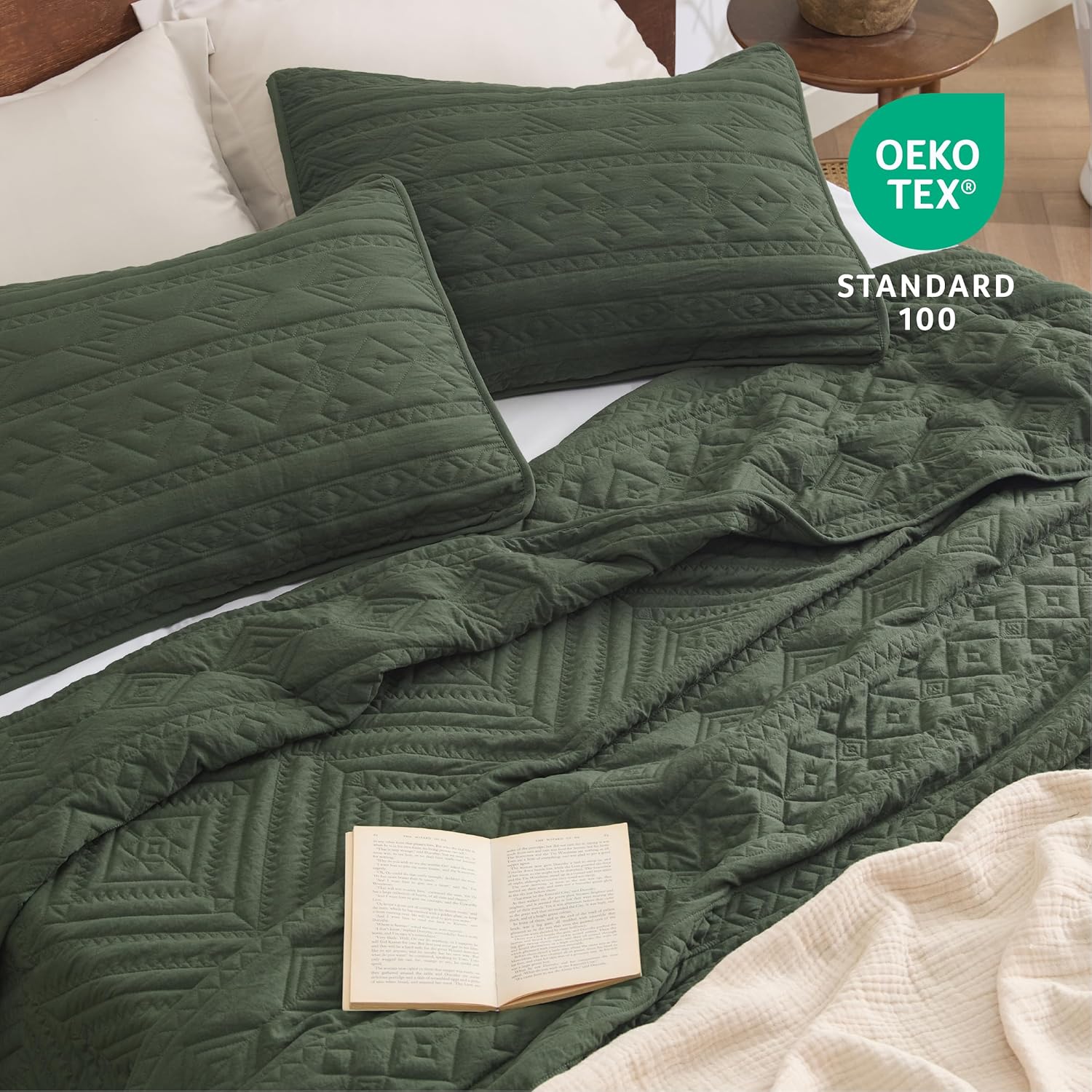 Bedsure Boho Quilt King Size - Olive Green Geometric