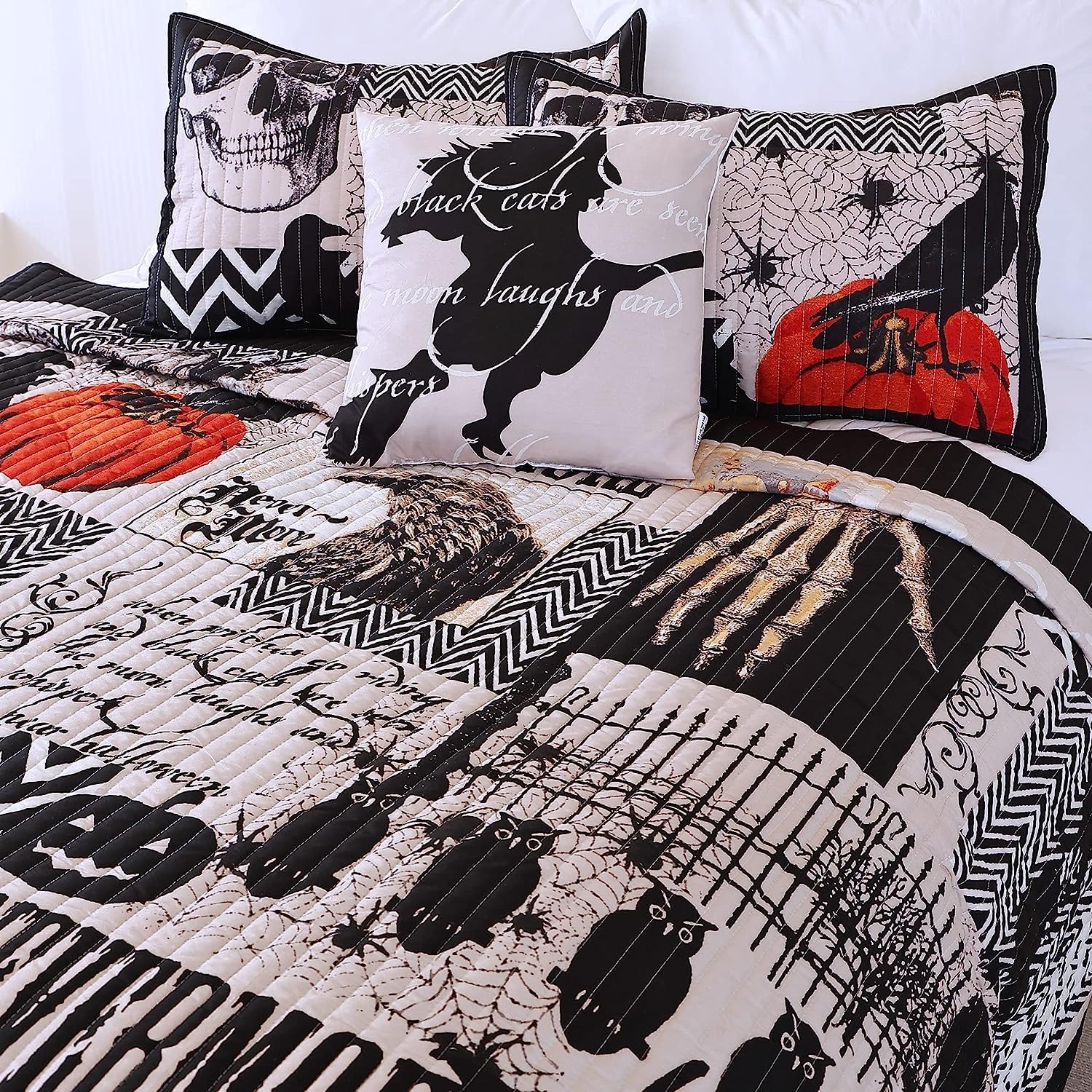 EVENHUG Halloween King Size Quilt Bedding Set