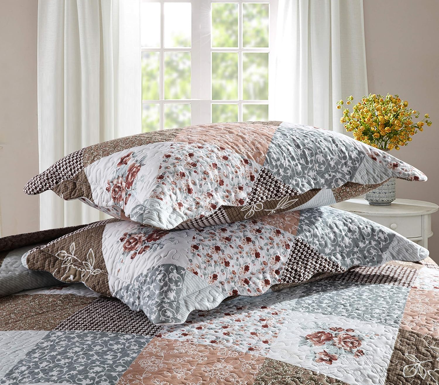 Travan 3-Piece Queen Quilt Set with Shams 1