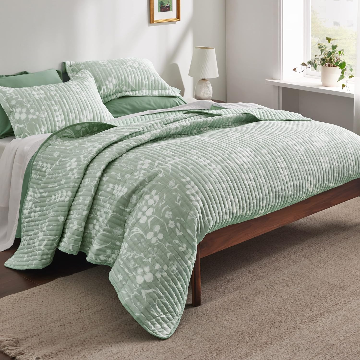 Bedsure Twin Quilt Set - Floral Microfiber Coverlet with Pillow Sham