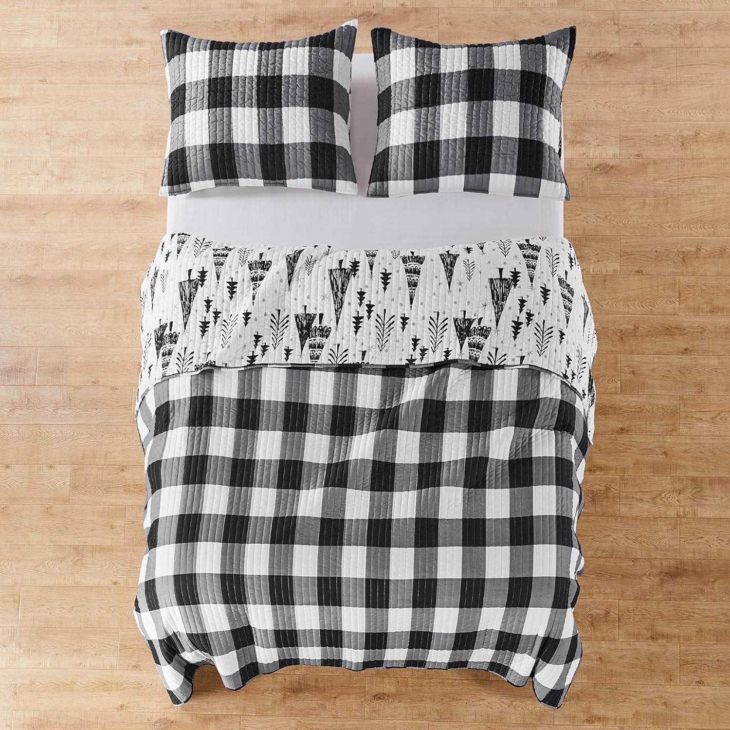 Levtex Home Northern Star Quilt Set - FullQueen 88x92in 2 Pillow Shams 26x20in