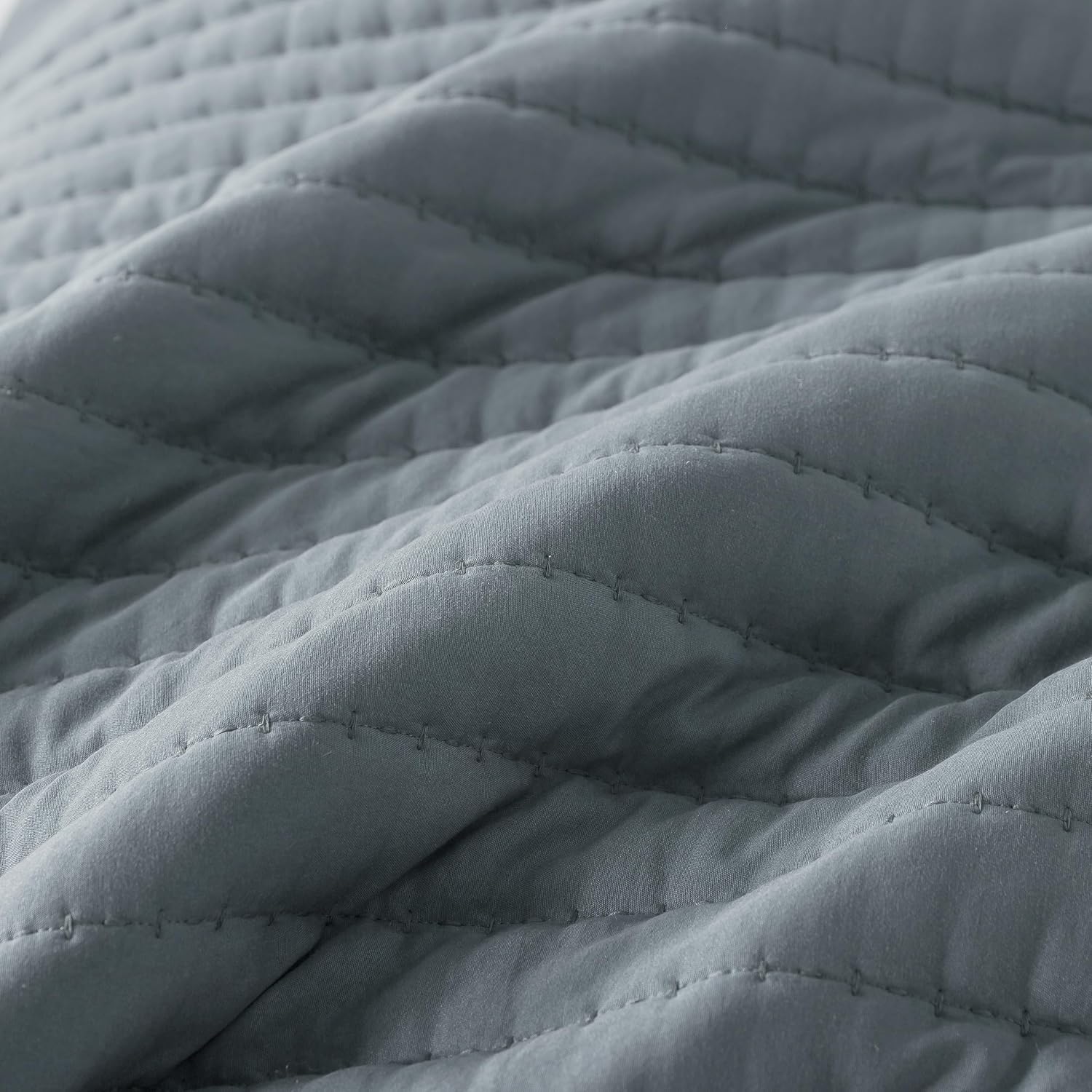 ROARINGWILD Queen Size Quilt Set with 2 Pillow Shams 90x90 Inches
