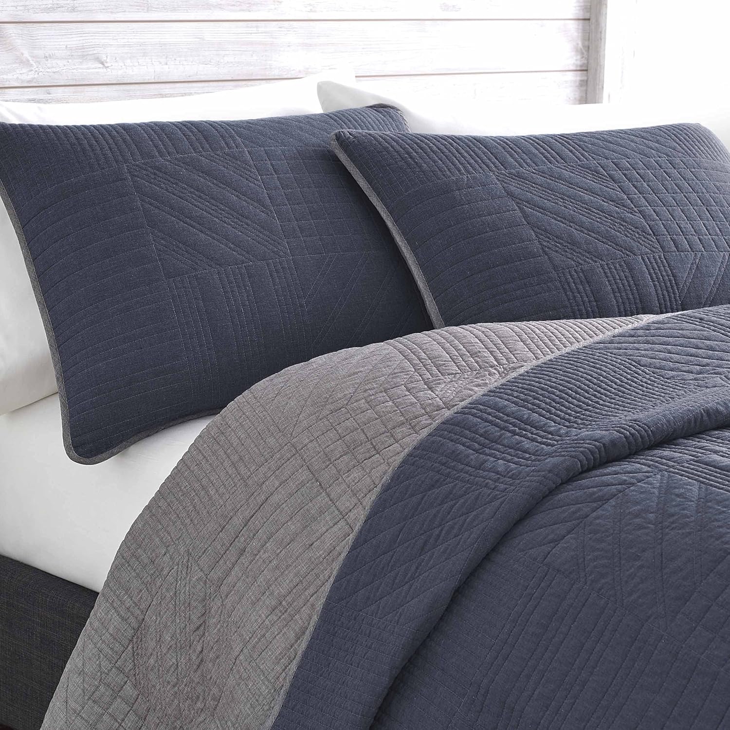 Eddie Bauer Full Queen Quilt Set with Reversible Design