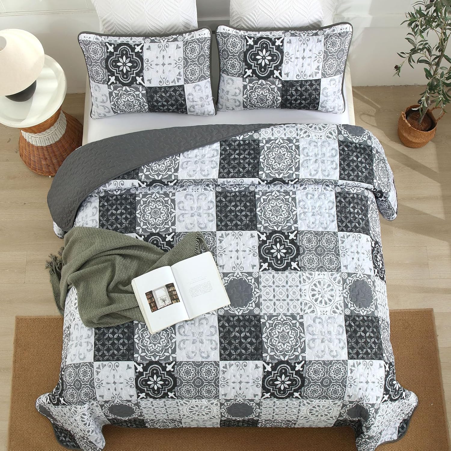 Dobuyly Grey Black Patchwork Quilt Set Queen Size