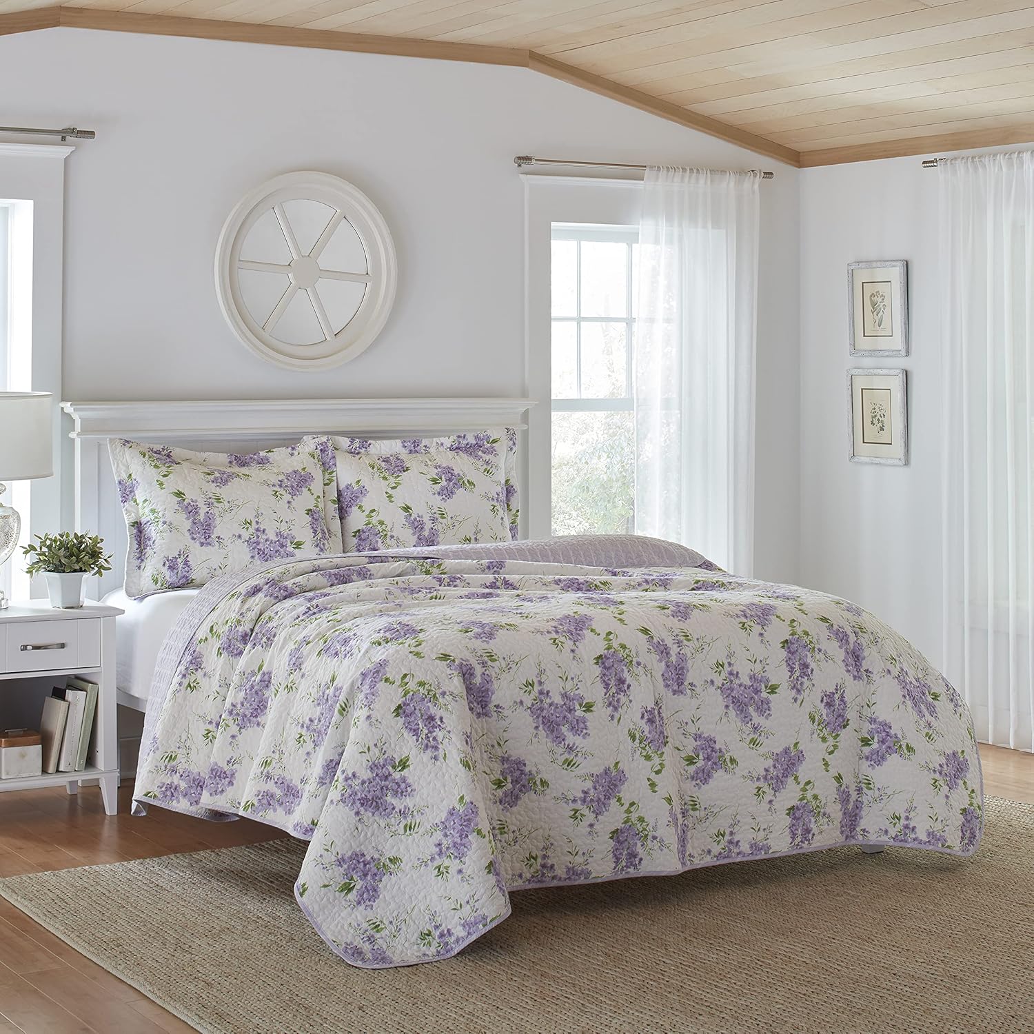 Laura Ashley Queen Quilt Set with Reversible Cotton Shams