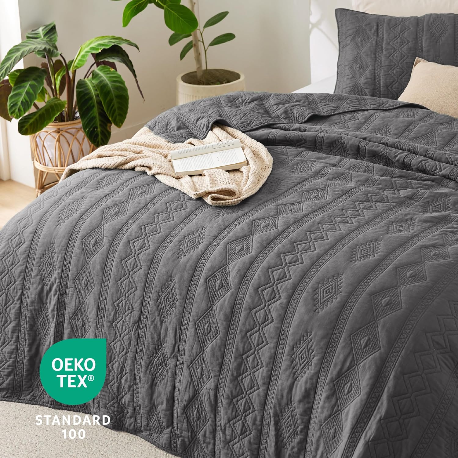 Bedsure Cotton Quilt Bedding Set - Grey 3-Piece with Pillow Shams