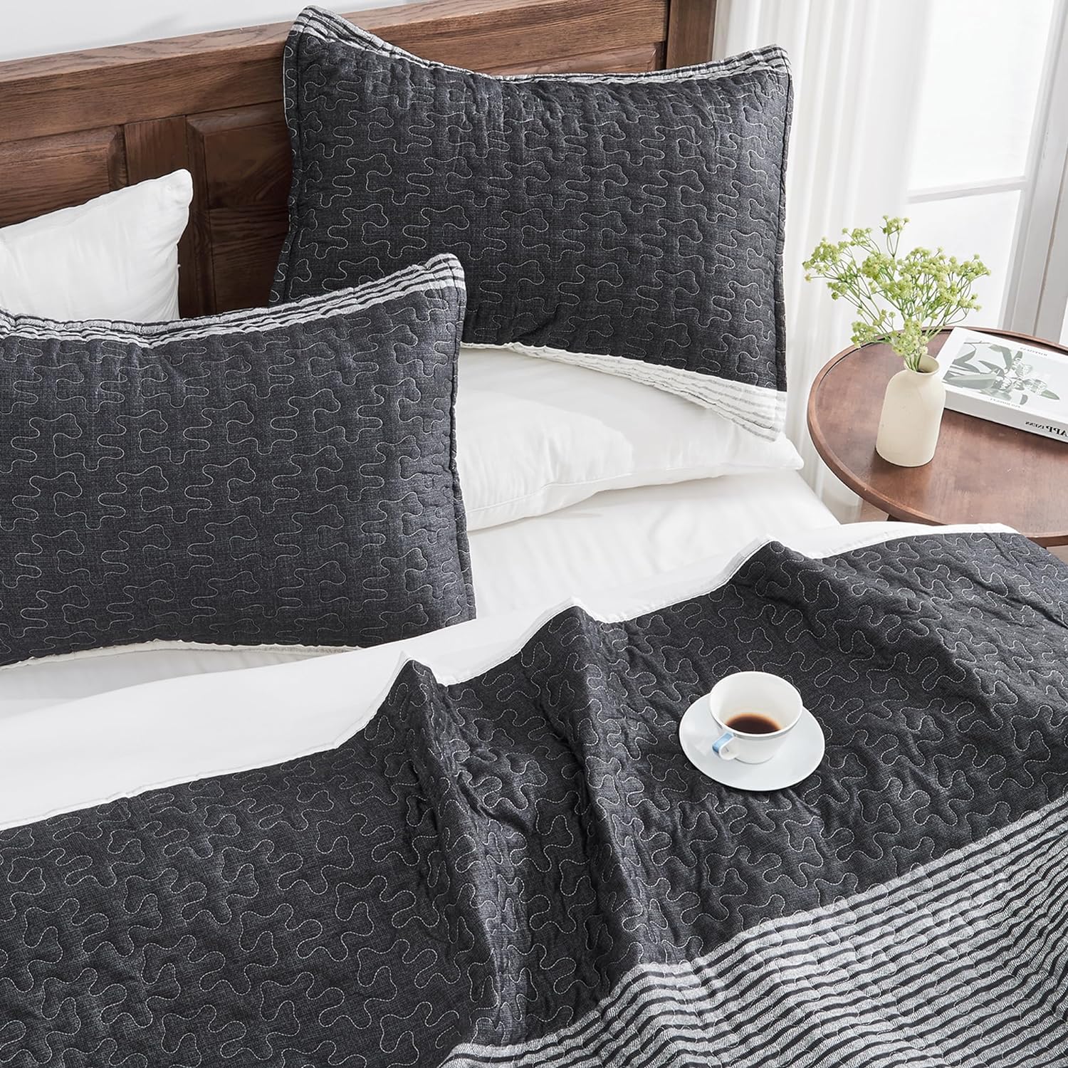 Andency Queen Quilt Set Black and White Striped