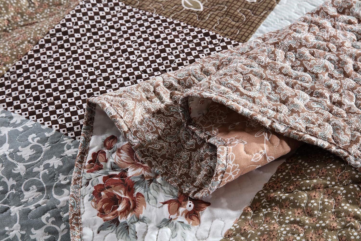 Travan 3-Piece Queen Quilt Set with Shams 1